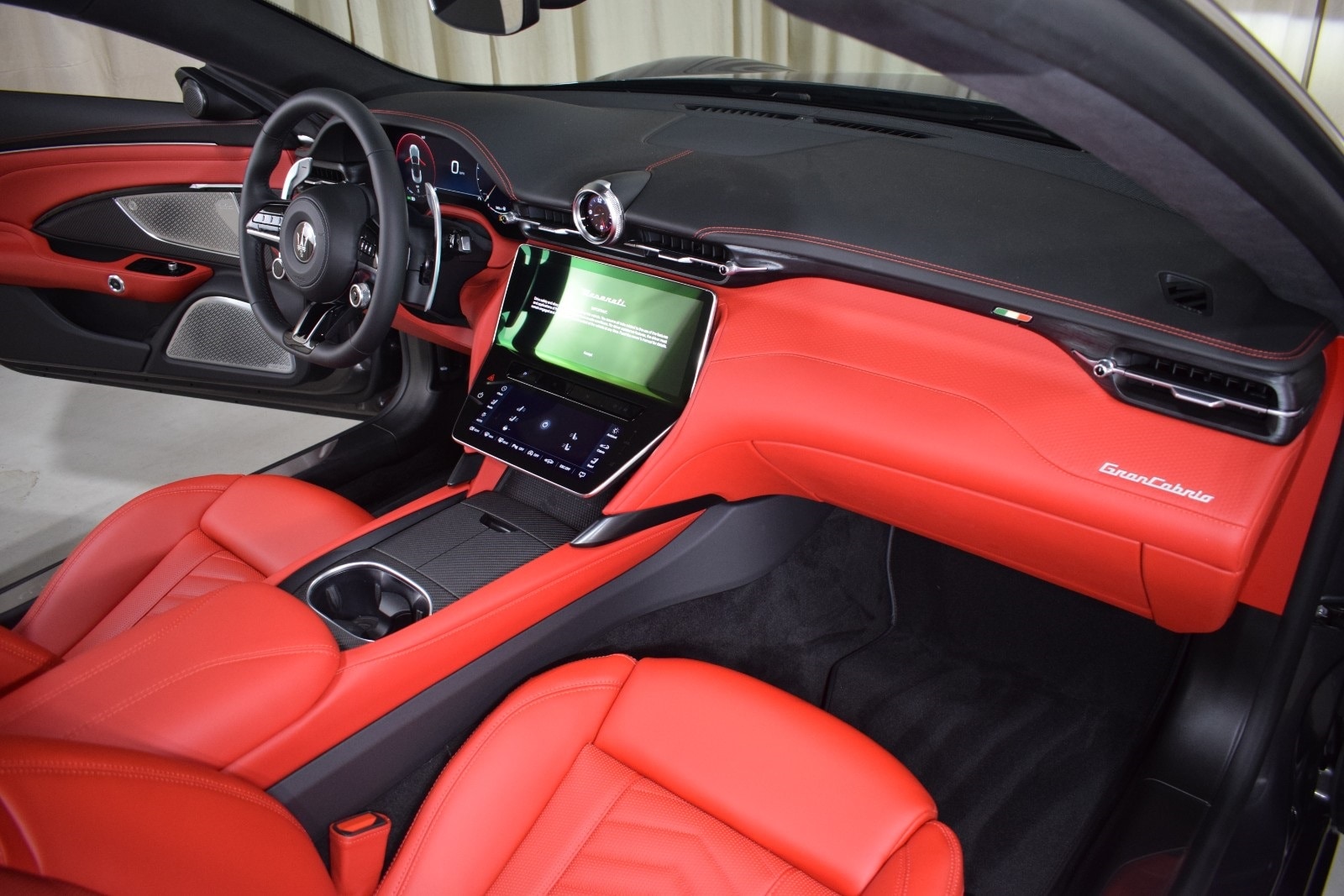 Thumbnail: 2026 Maserati GranCabrio - 24