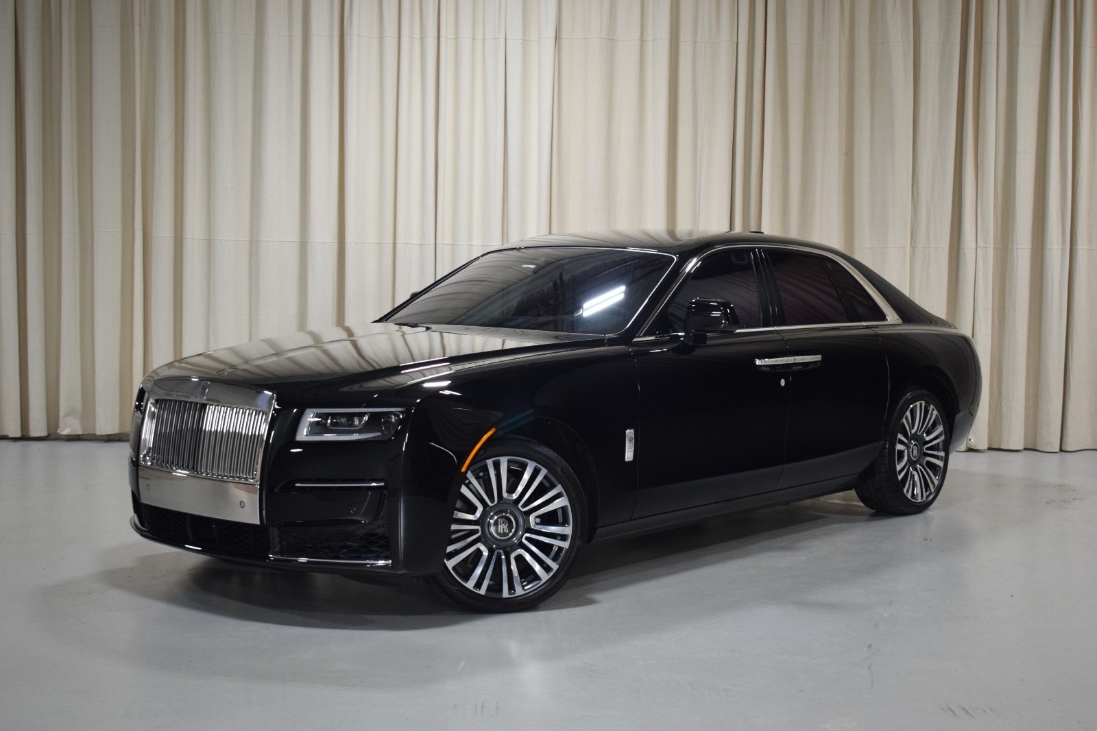 2024 Rolls-Royce Ghost Base's photo