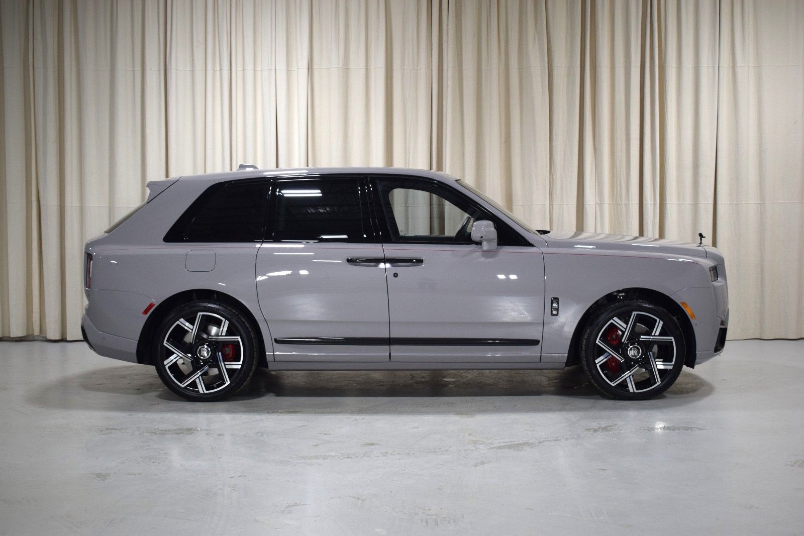 2026 Rolls-Royce Cullinan Black Badge - Photo 12