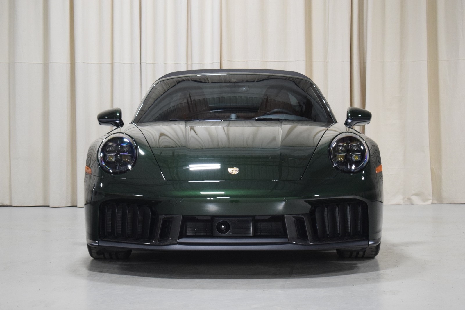 Thumbnail: 2026 Porsche 911 - 9