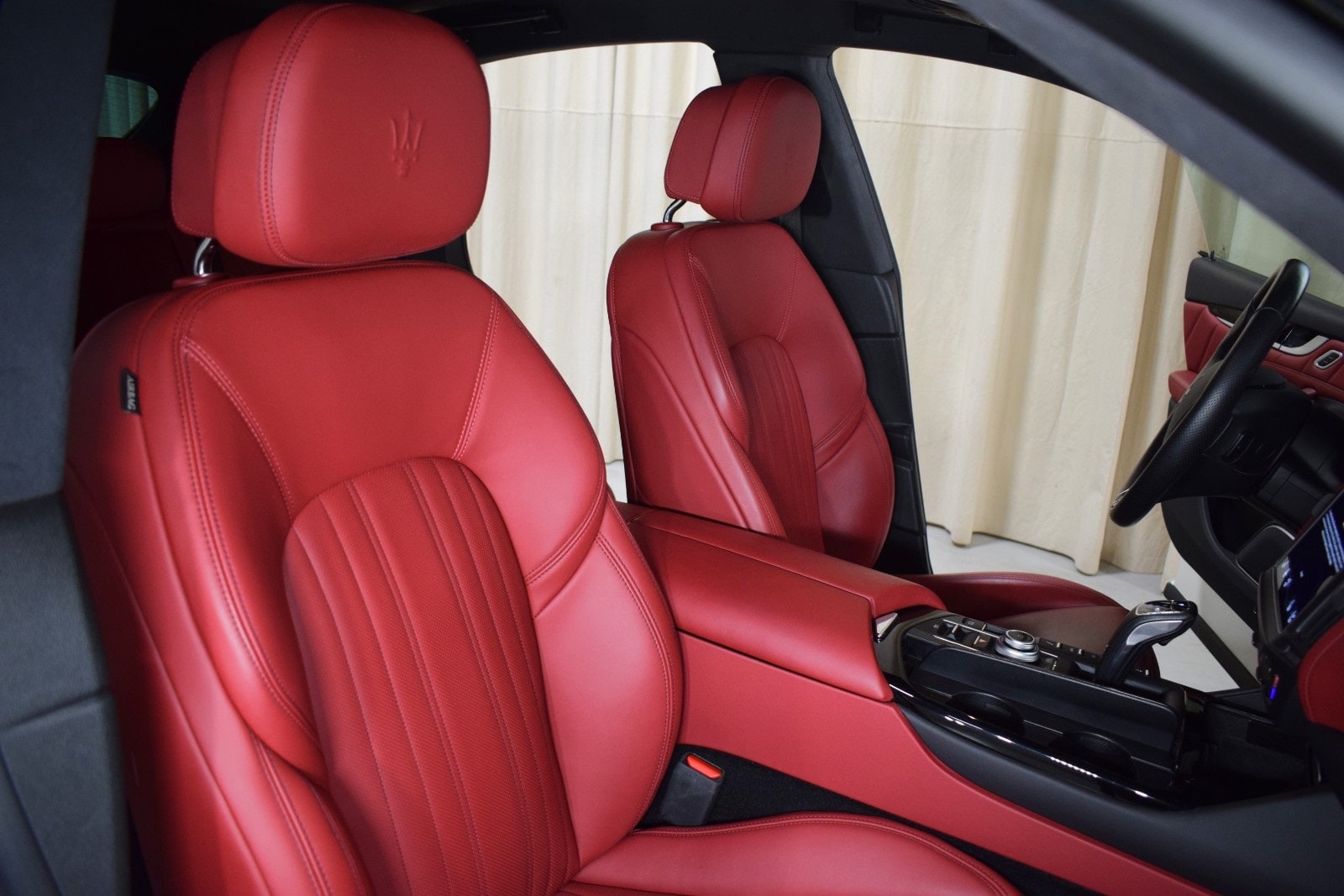 Thumbnail: 2022 Maserati Levante - 22