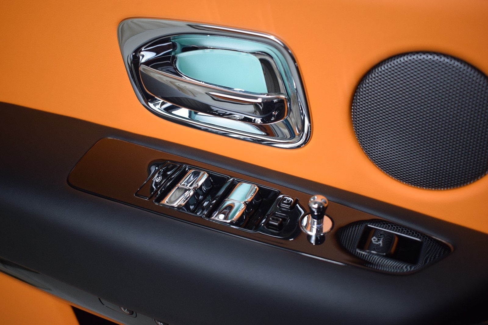 Thumbnail: 2023 Rolls-Royce Cullinan - 38