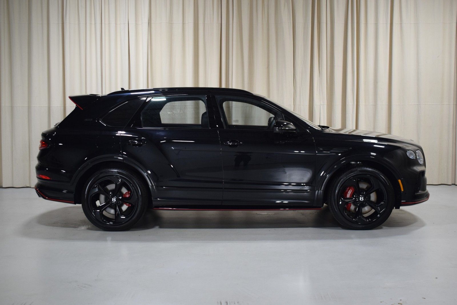 Thumbnail: 2025 Bentley Bentayga - 5