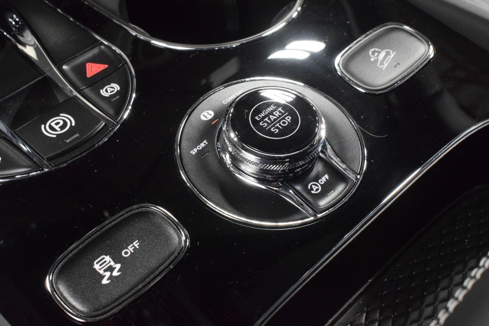 Thumbnail: 2024 Bentley Bentayga - 42