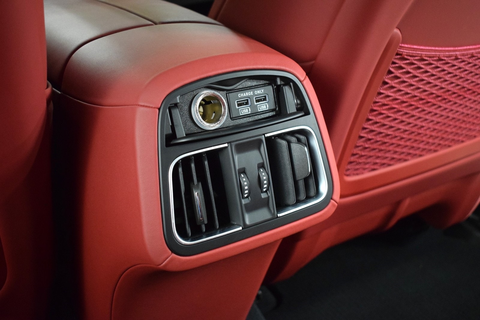 Thumbnail: 2022 Maserati Levante - 21