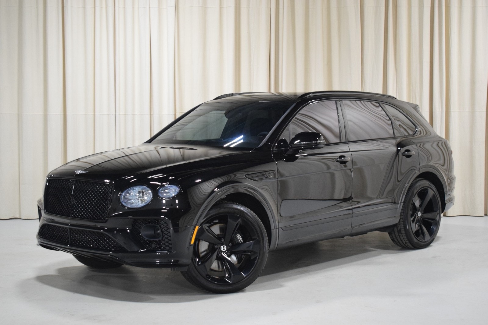 2023 Bentley Bentayga Azure's photo