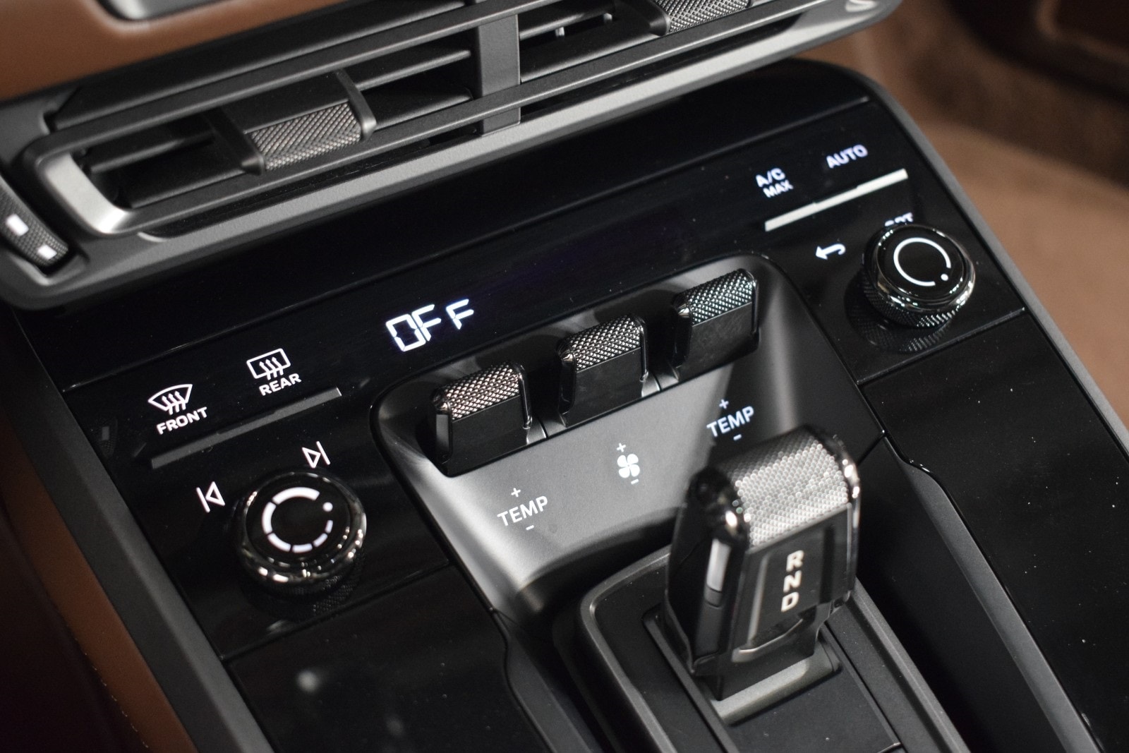 Thumbnail: 2023 Porsche 911 - 32