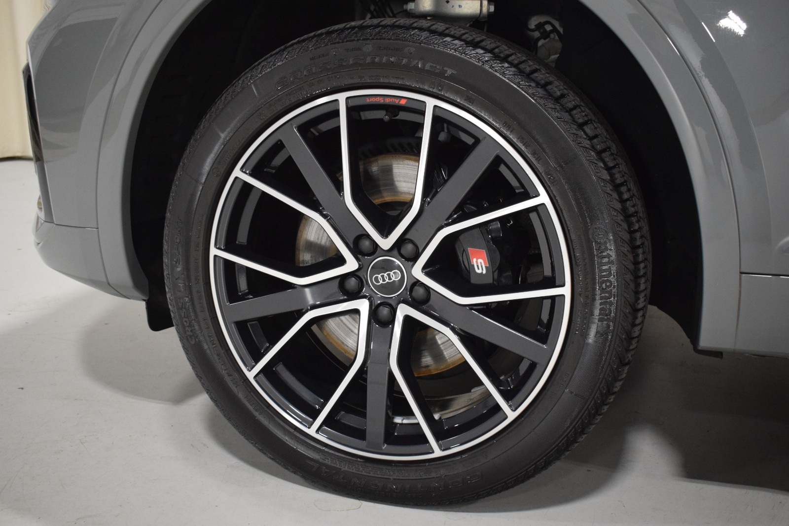 Thumbnail: 2022 Audi SQ5 - 5