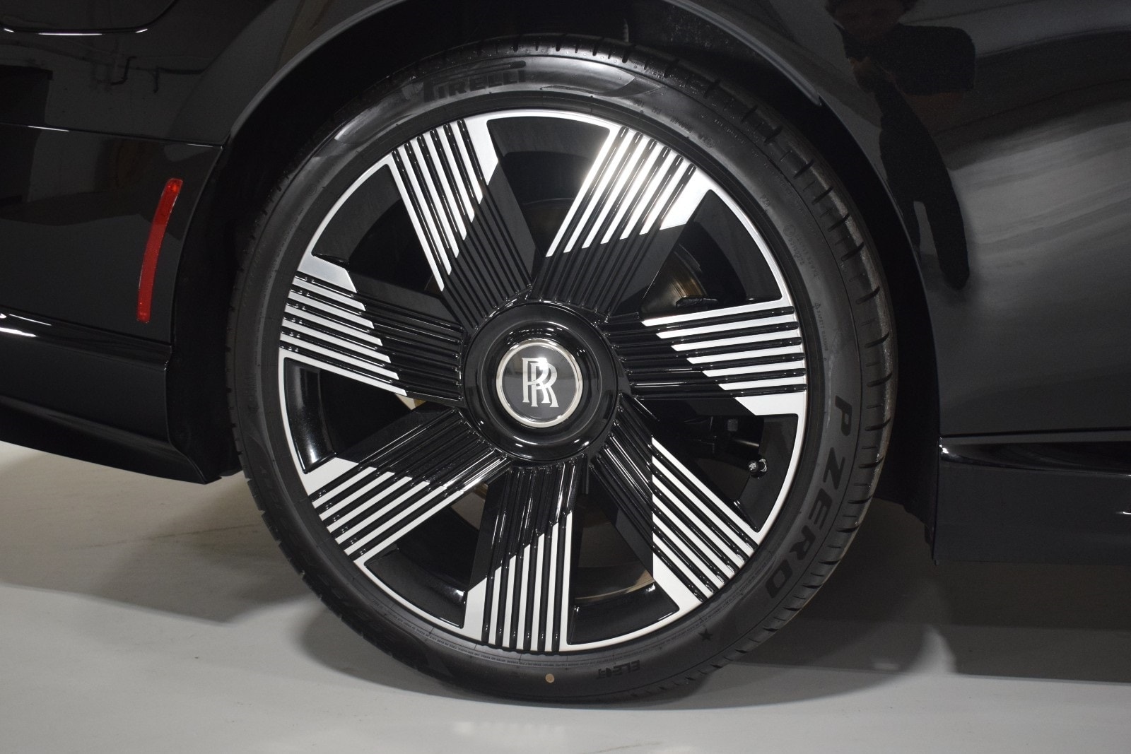 Thumbnail: 2024 Rolls-Royce Spectre - 9