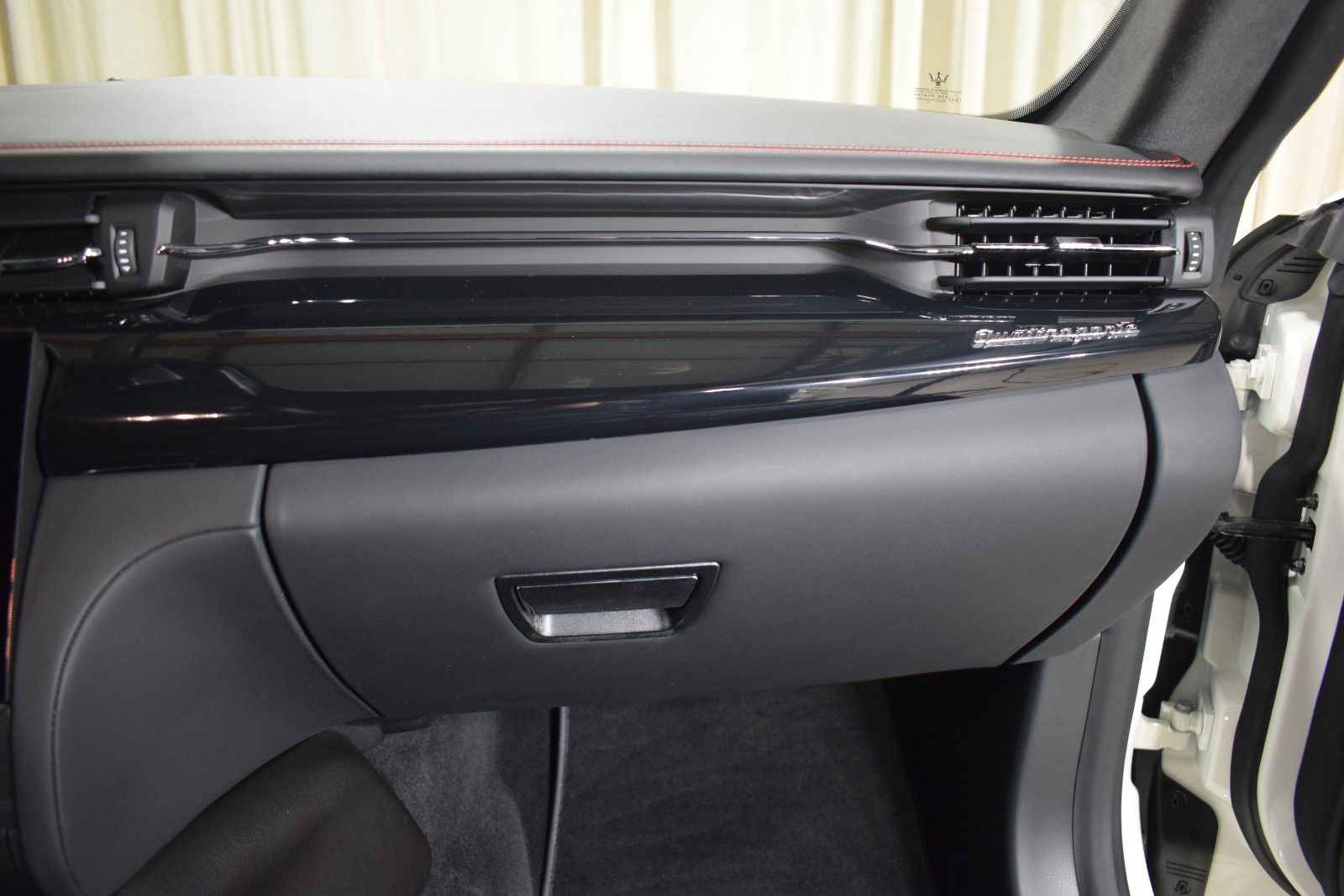 Thumbnail: 2024 Maserati Quattroporte - 25