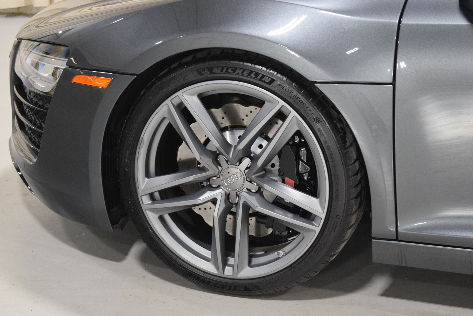 Thumbnail: 2014 Audi R8 - 6