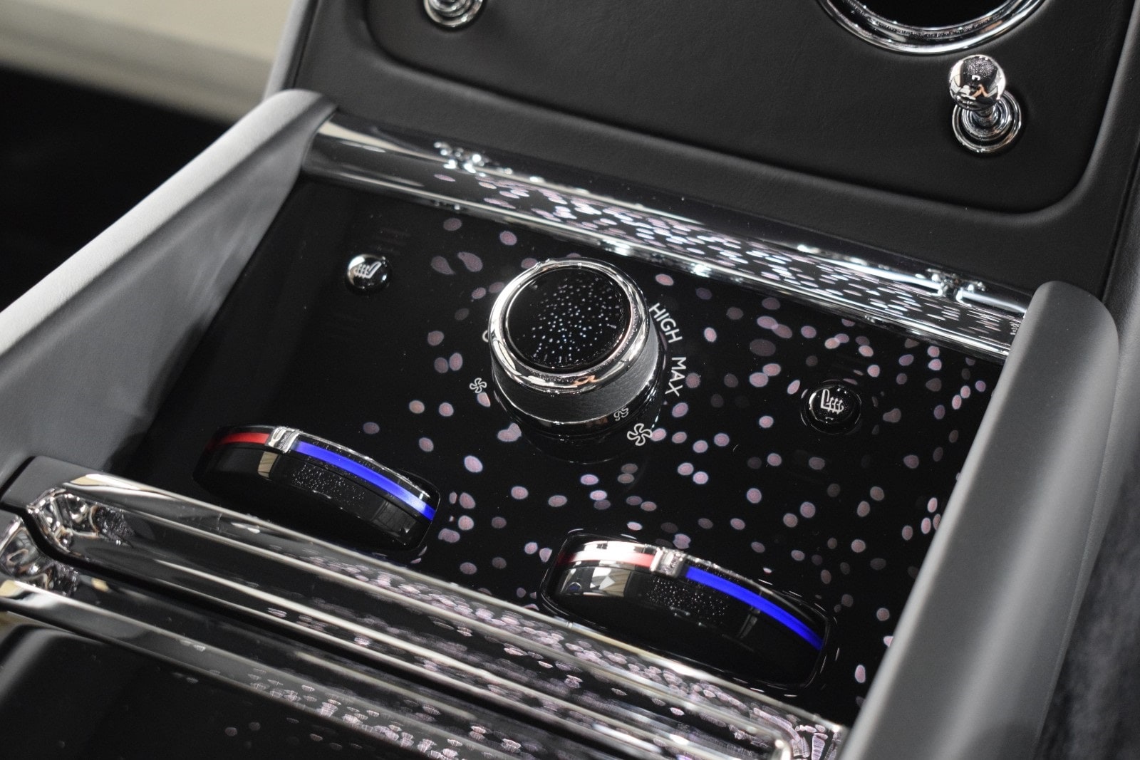 Thumbnail: 2024 Rolls-Royce Spectre - 20