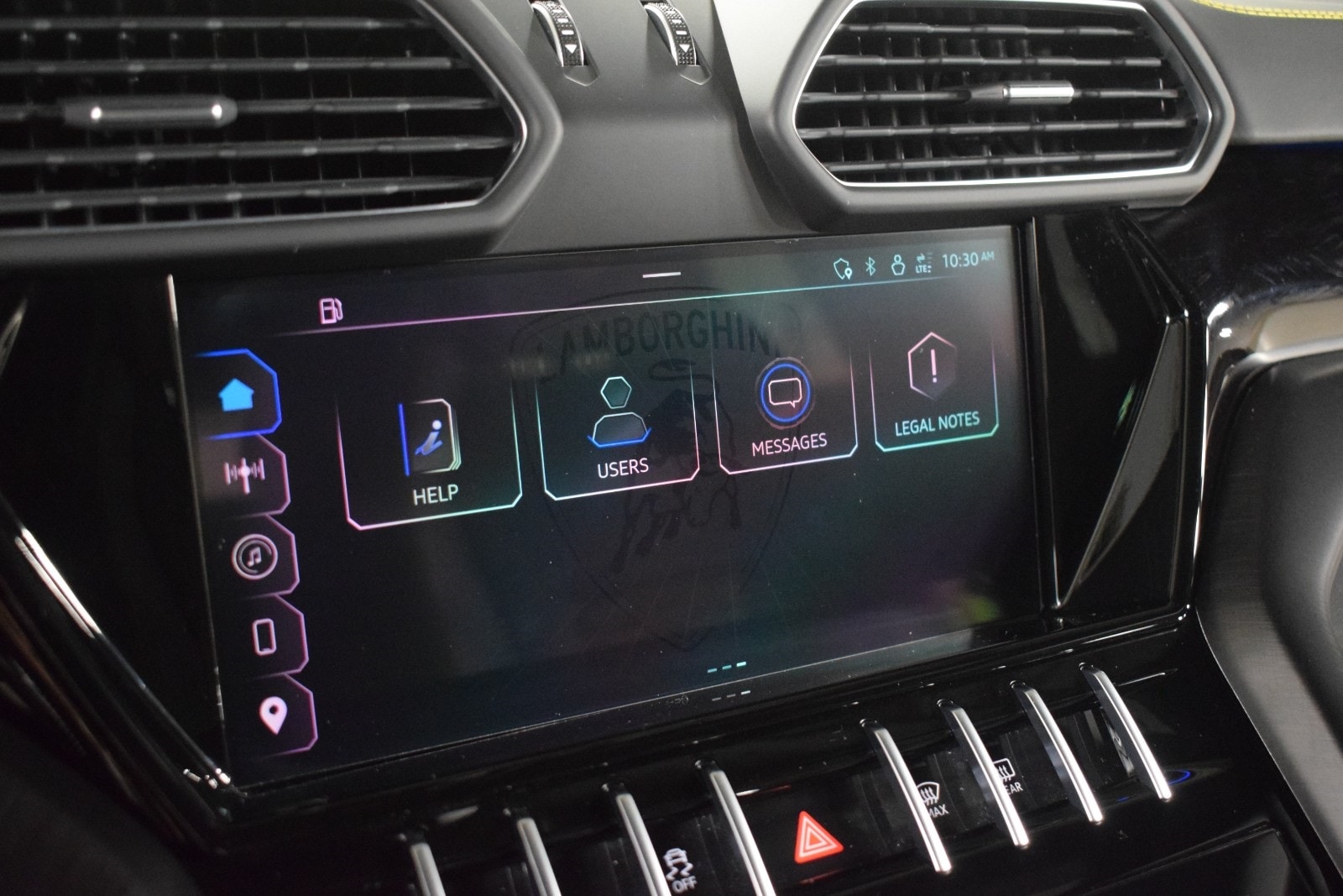 Thumbnail: 2023 Lamborghini Urus - 32