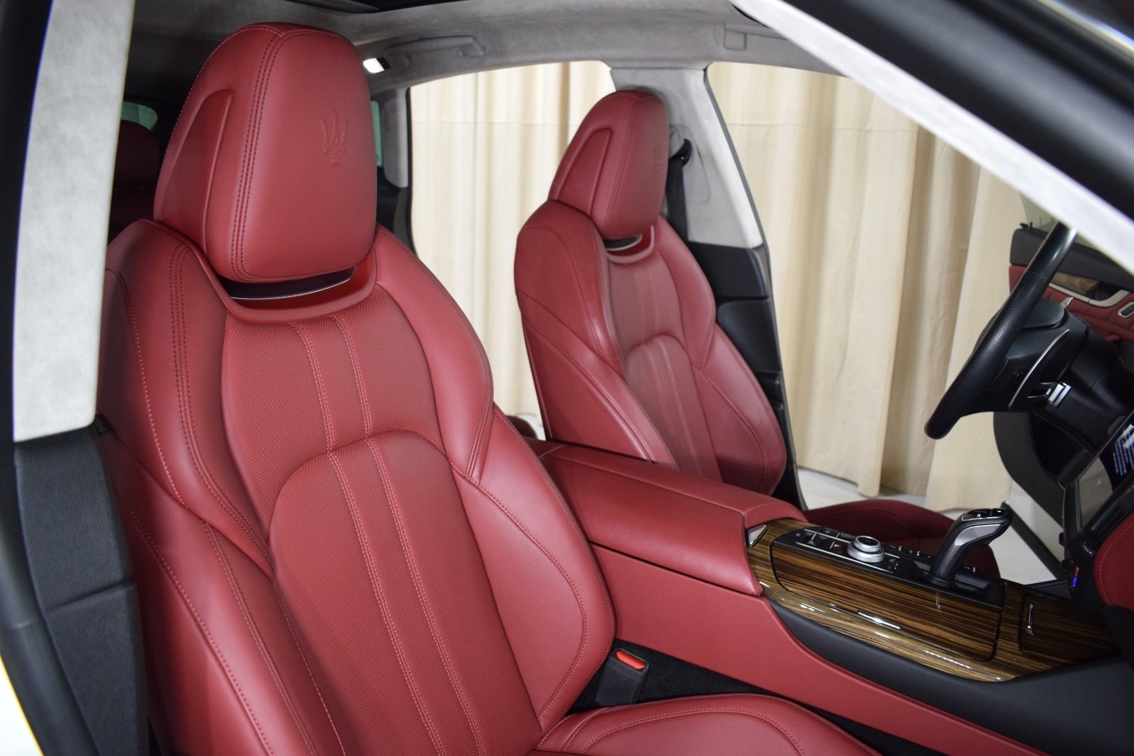Thumbnail: 2022 Maserati Levante - 24