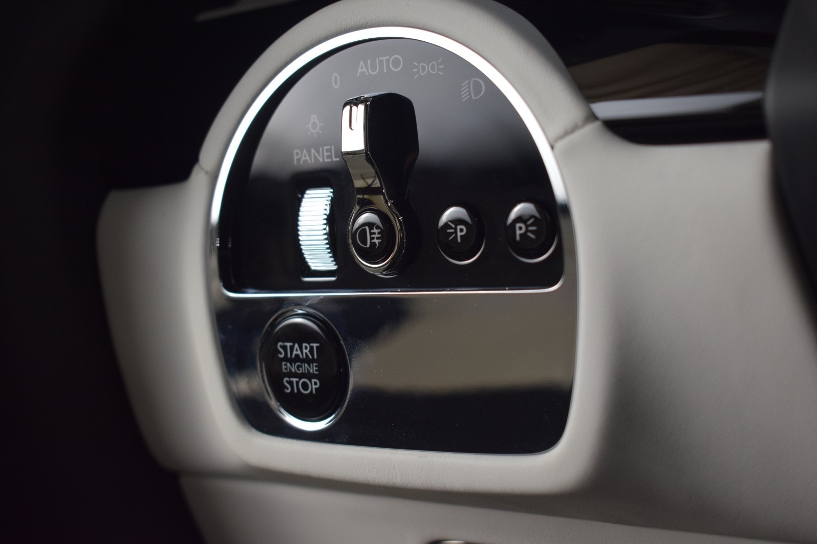 Thumbnail: 2024 Rolls-Royce Spectre - 29