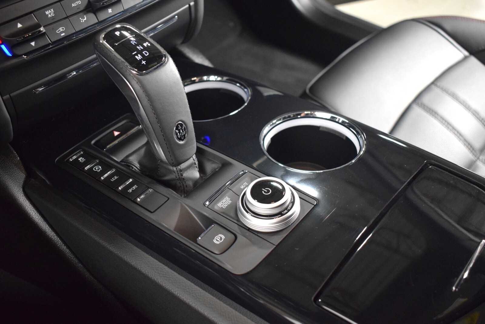 Thumbnail: 2024 Maserati Ghibli - 36