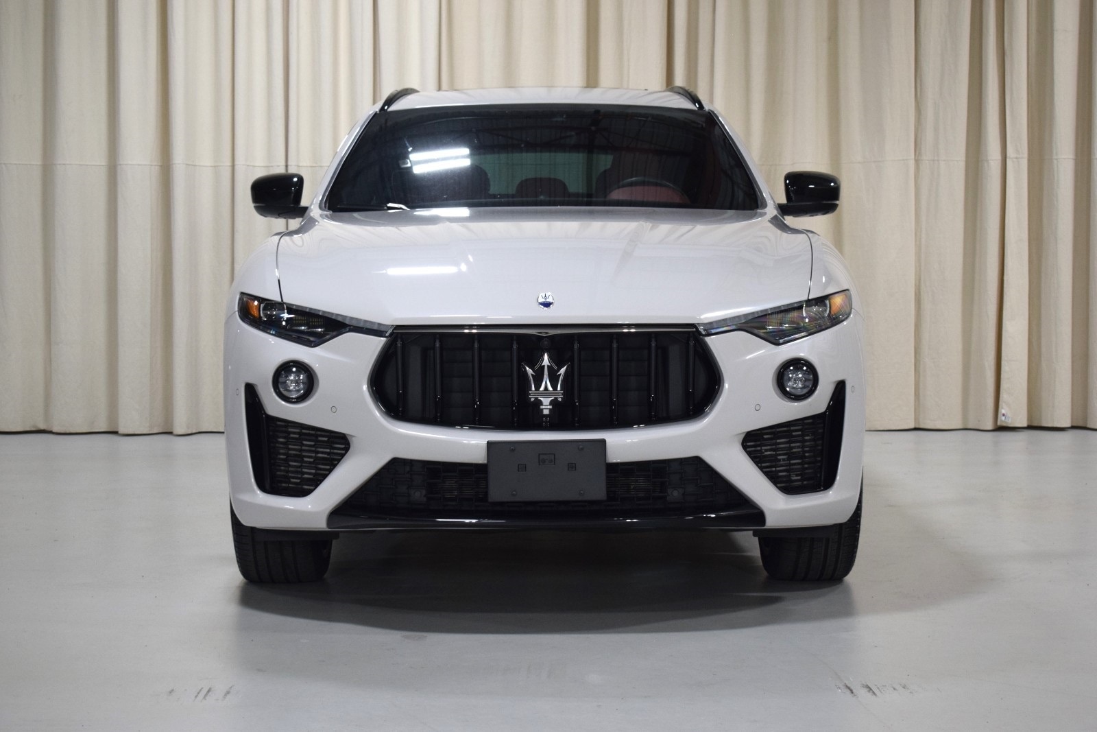 Thumbnail: 2022 Maserati Levante - 9
