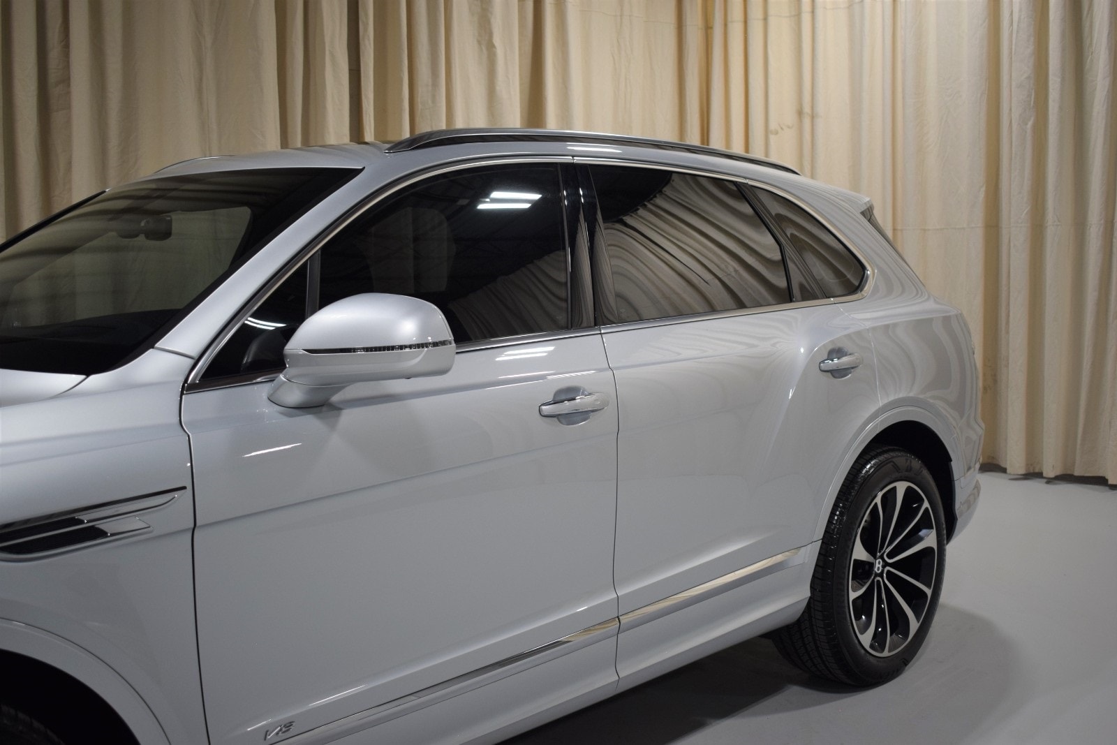 2021 Bentley Bentayga  8
