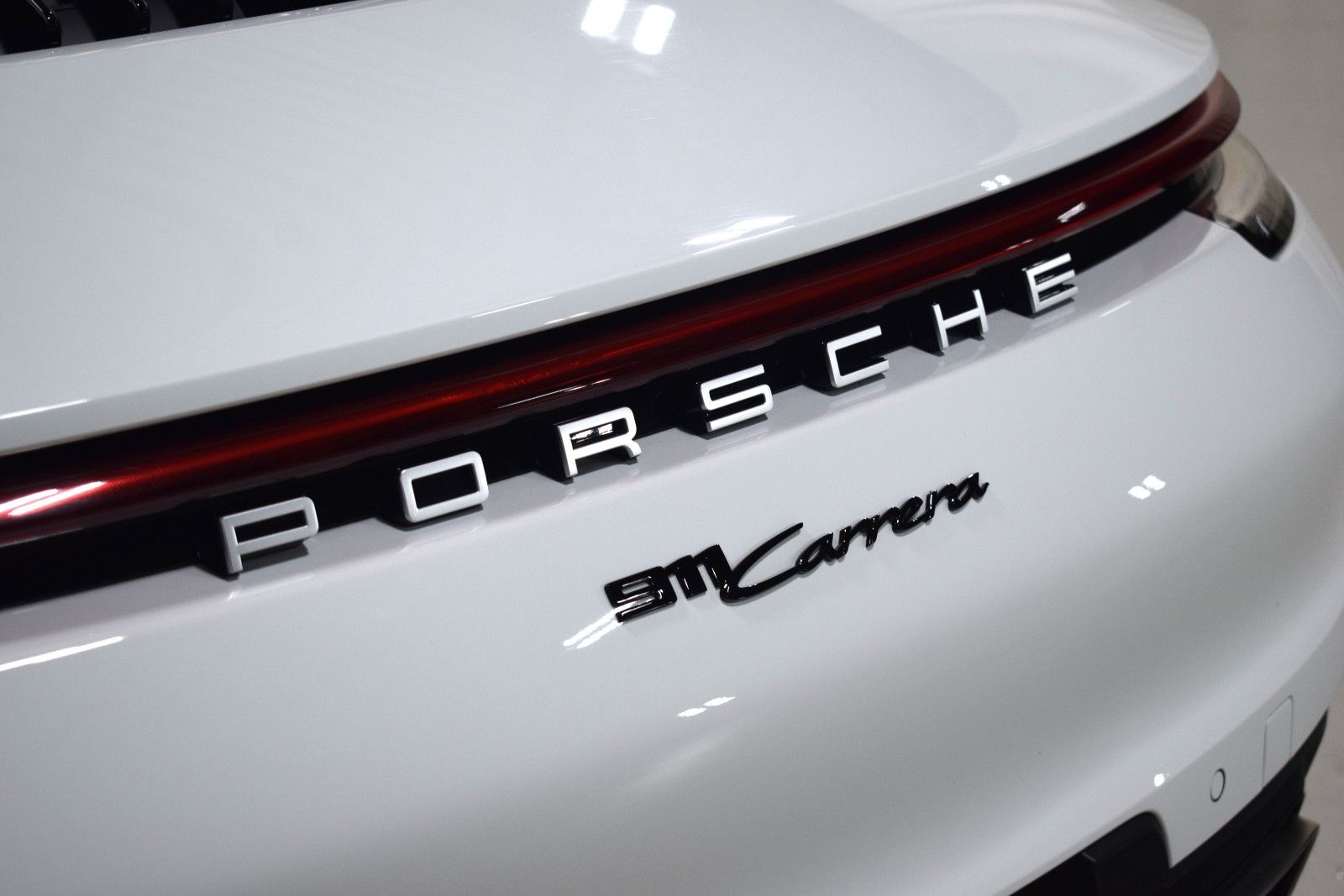 Thumbnail: 2024 Porsche 911 - 10