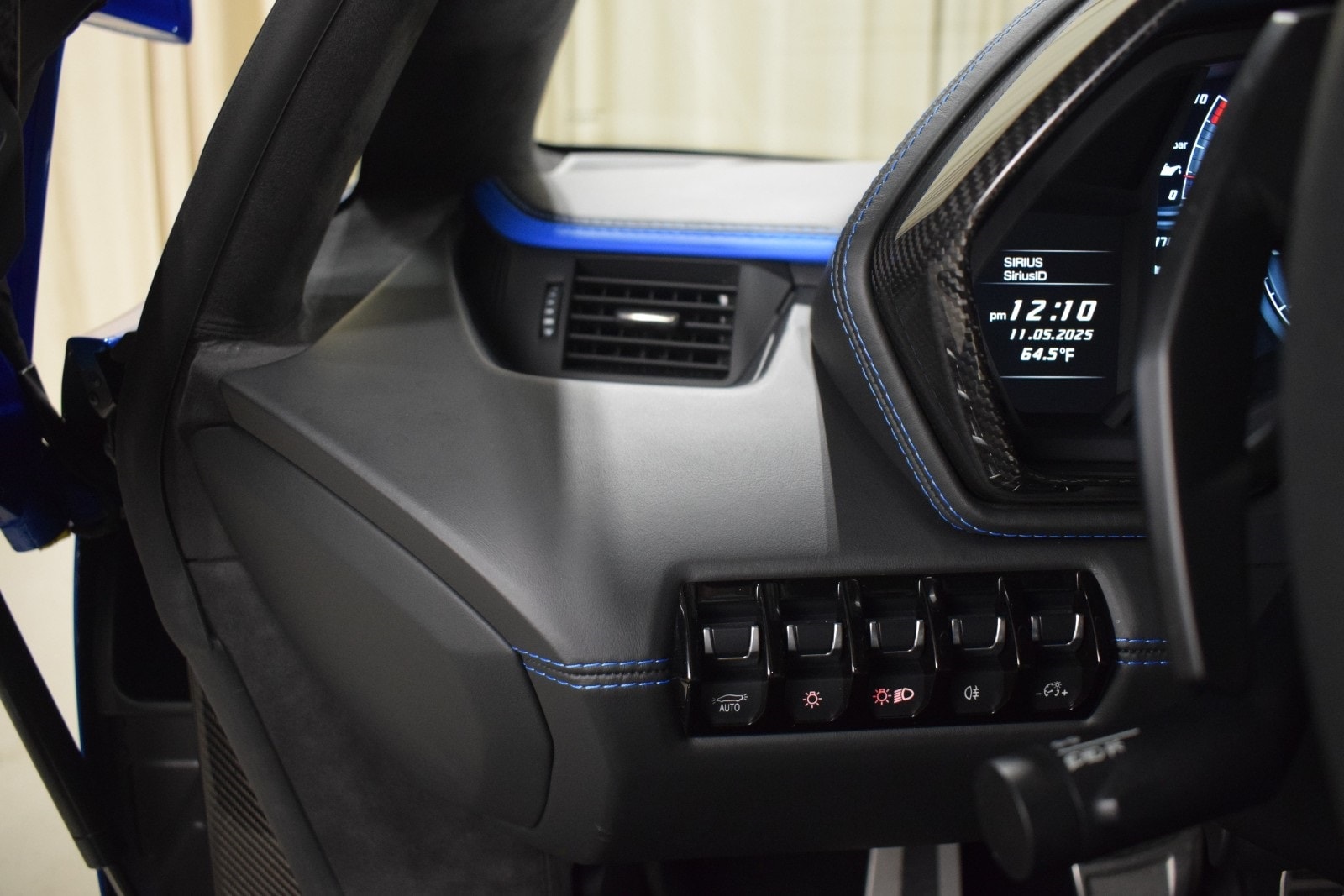 Thumbnail: 2019 Lamborghini Aventador - 27