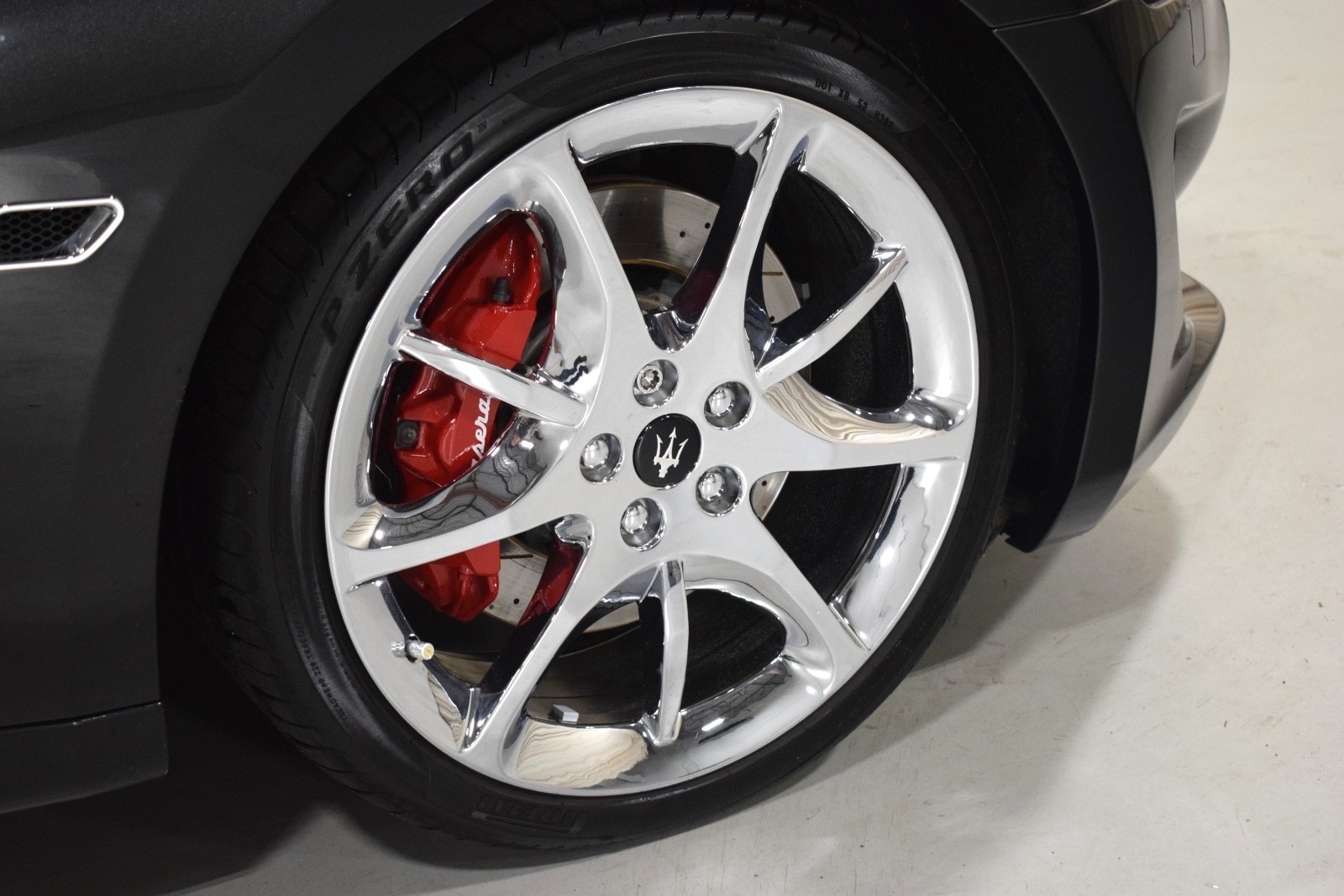 Thumbnail: 2014 Maserati GranTurismo - 16