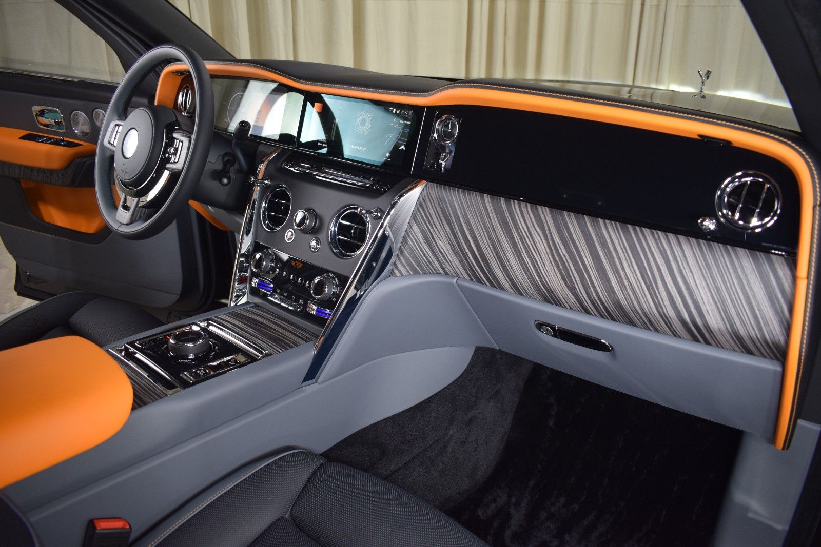 Thumbnail: 2026 Rolls-Royce Cullinan - 26