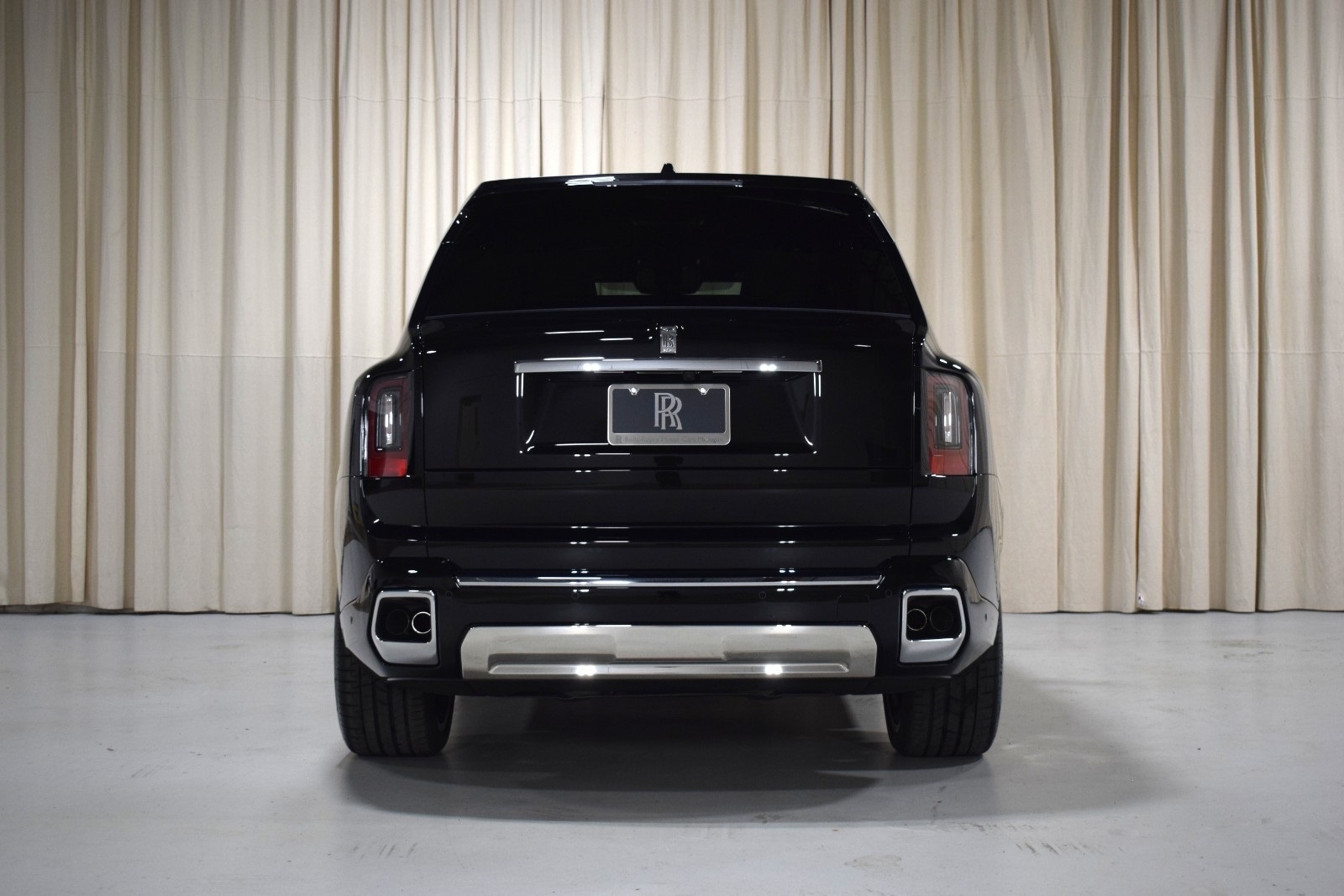 Thumbnail: 2026 Rolls-Royce Cullinan - 12