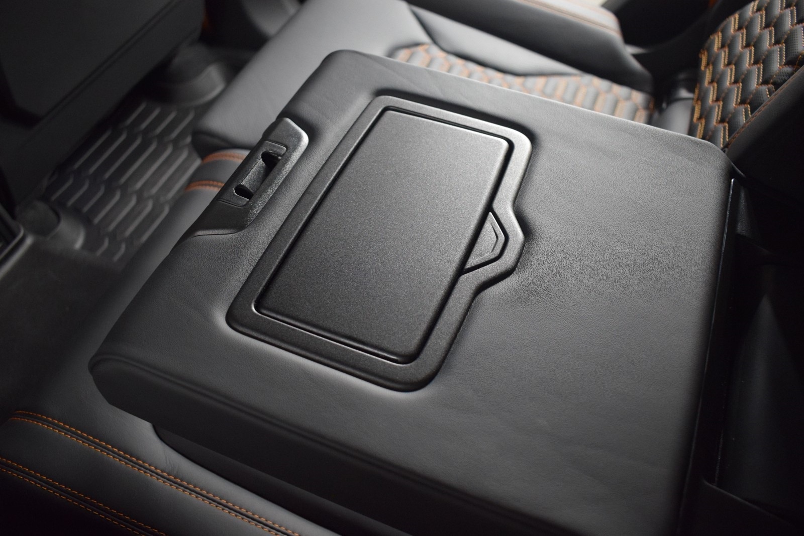 Thumbnail: 2023 Lamborghini Urus - 21