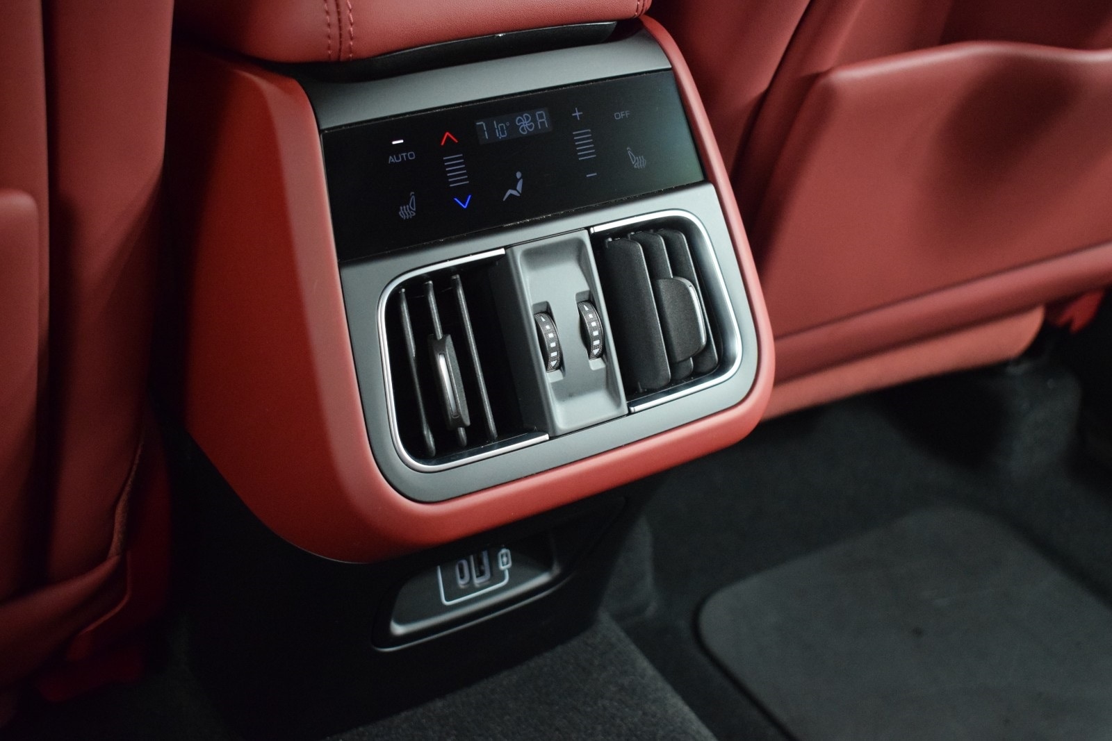 Thumbnail: 2024 Maserati Grecale - 21