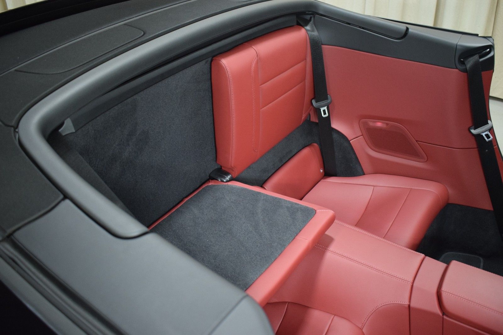 Thumbnail: 2024 Porsche 911 - 20