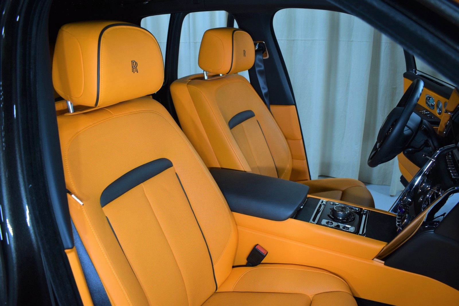 Thumbnail: 2022 Rolls-Royce Cullinan - 24