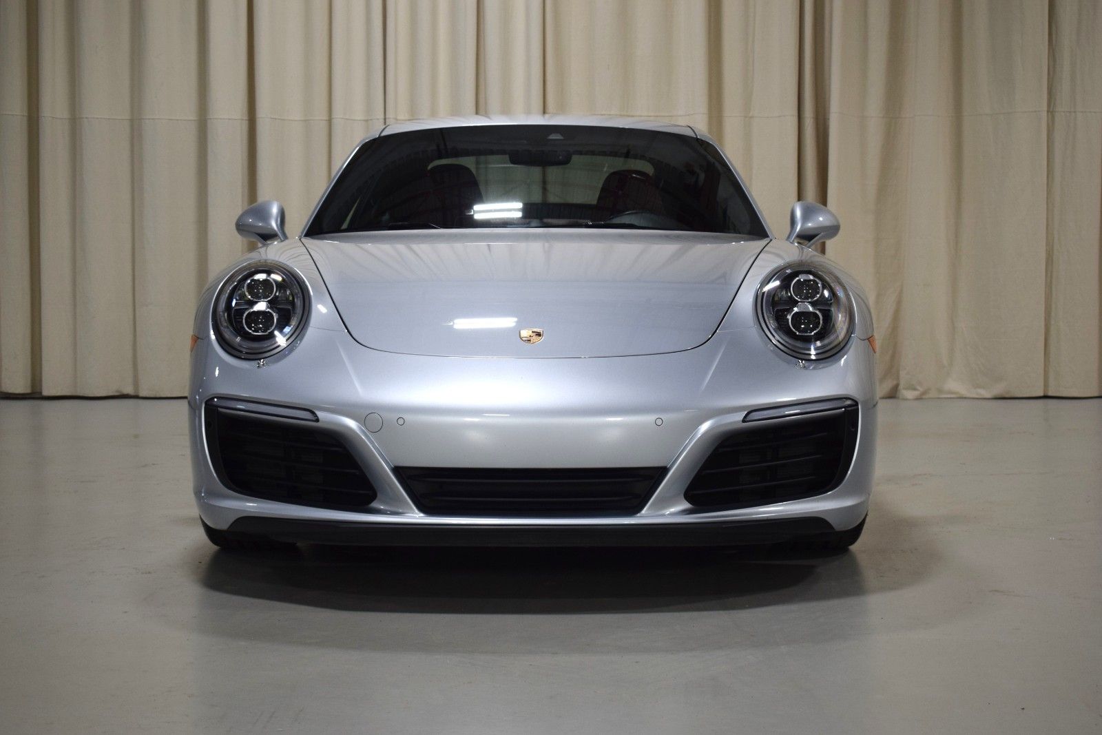 Thumbnail: 2017 Porsche 911 - 9