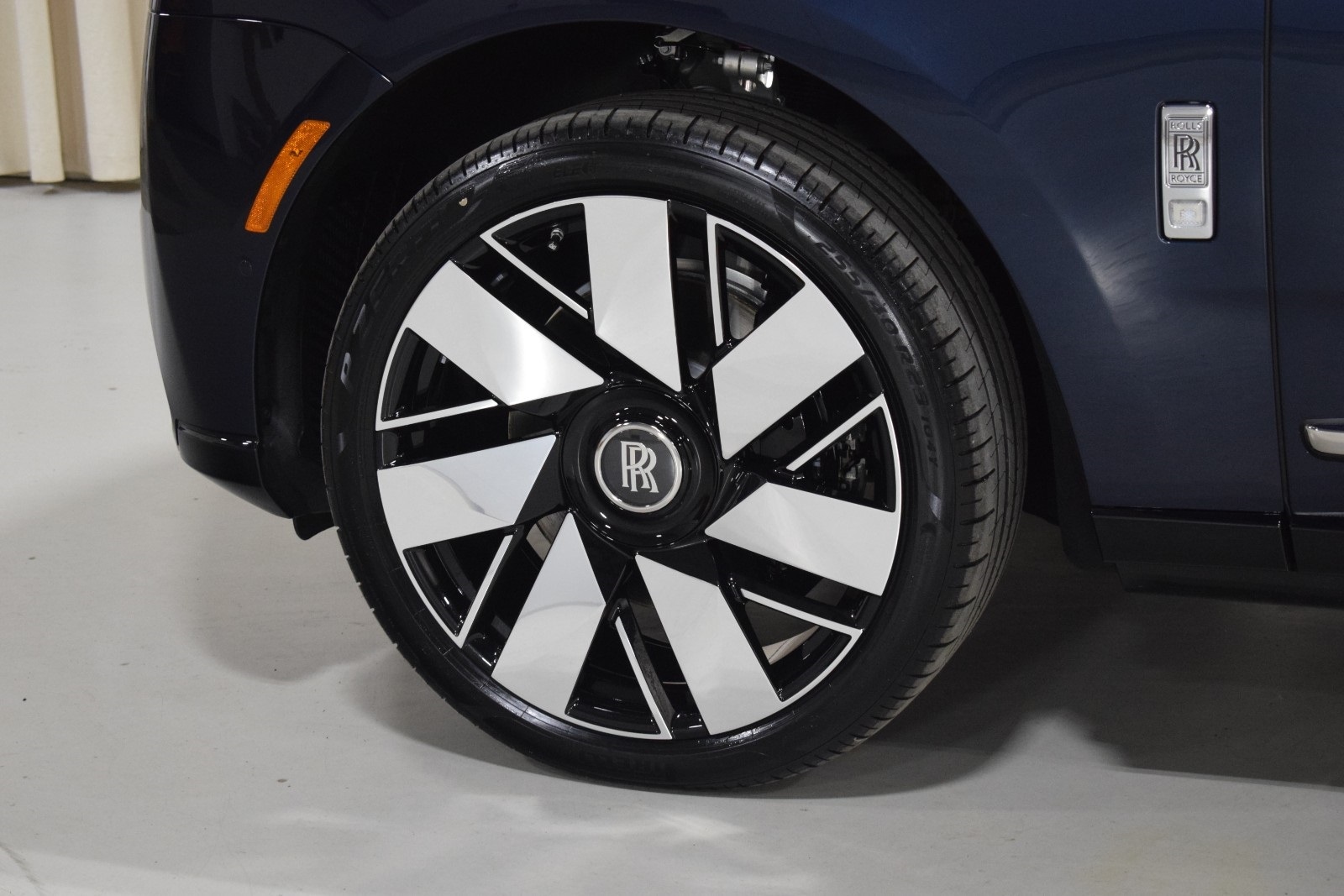 Thumbnail: 2026 Rolls-Royce Cullinan - 14