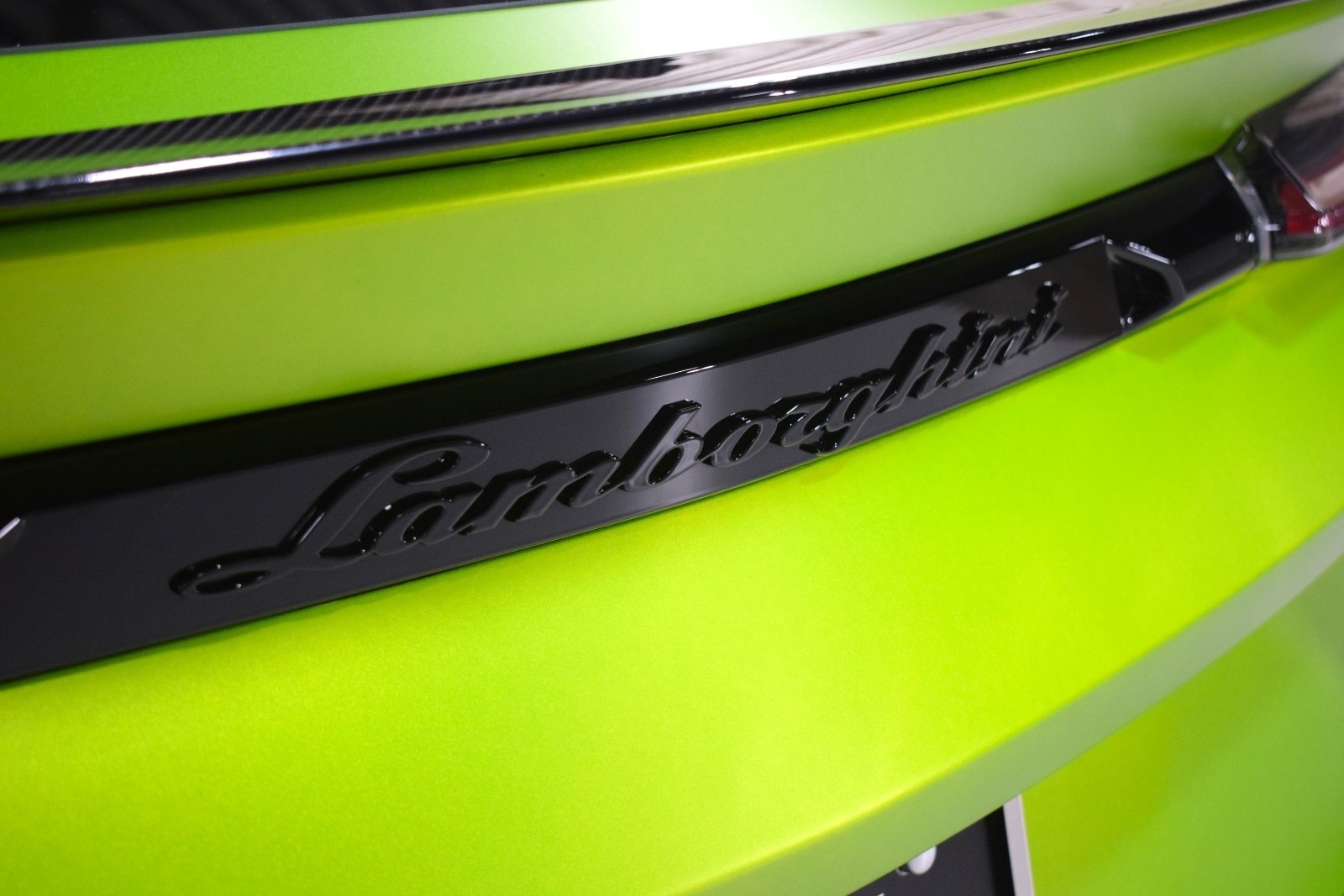 Thumbnail: 2023 Lamborghini Urus - 11