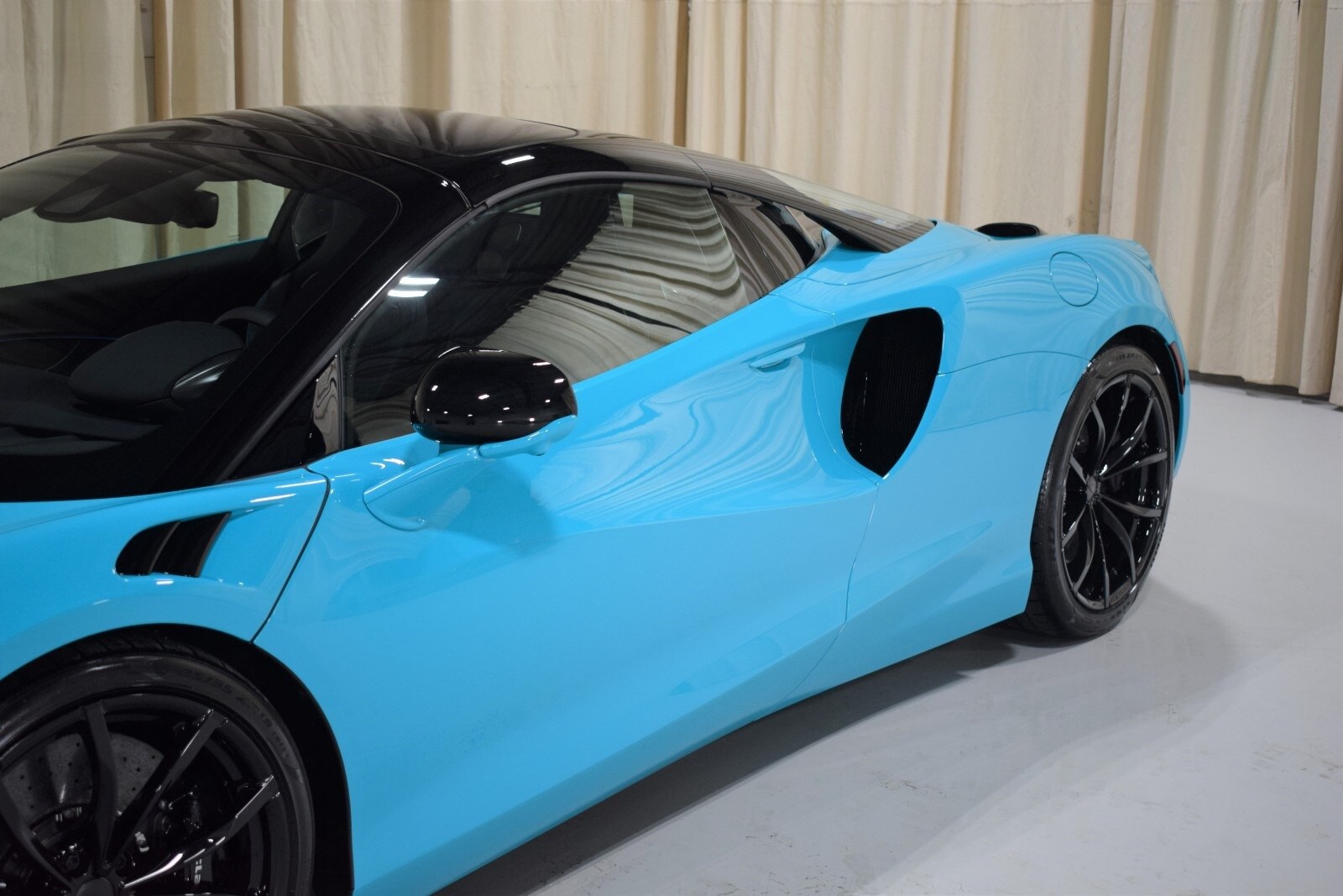 2025 Mclaren ARTURA photo 3