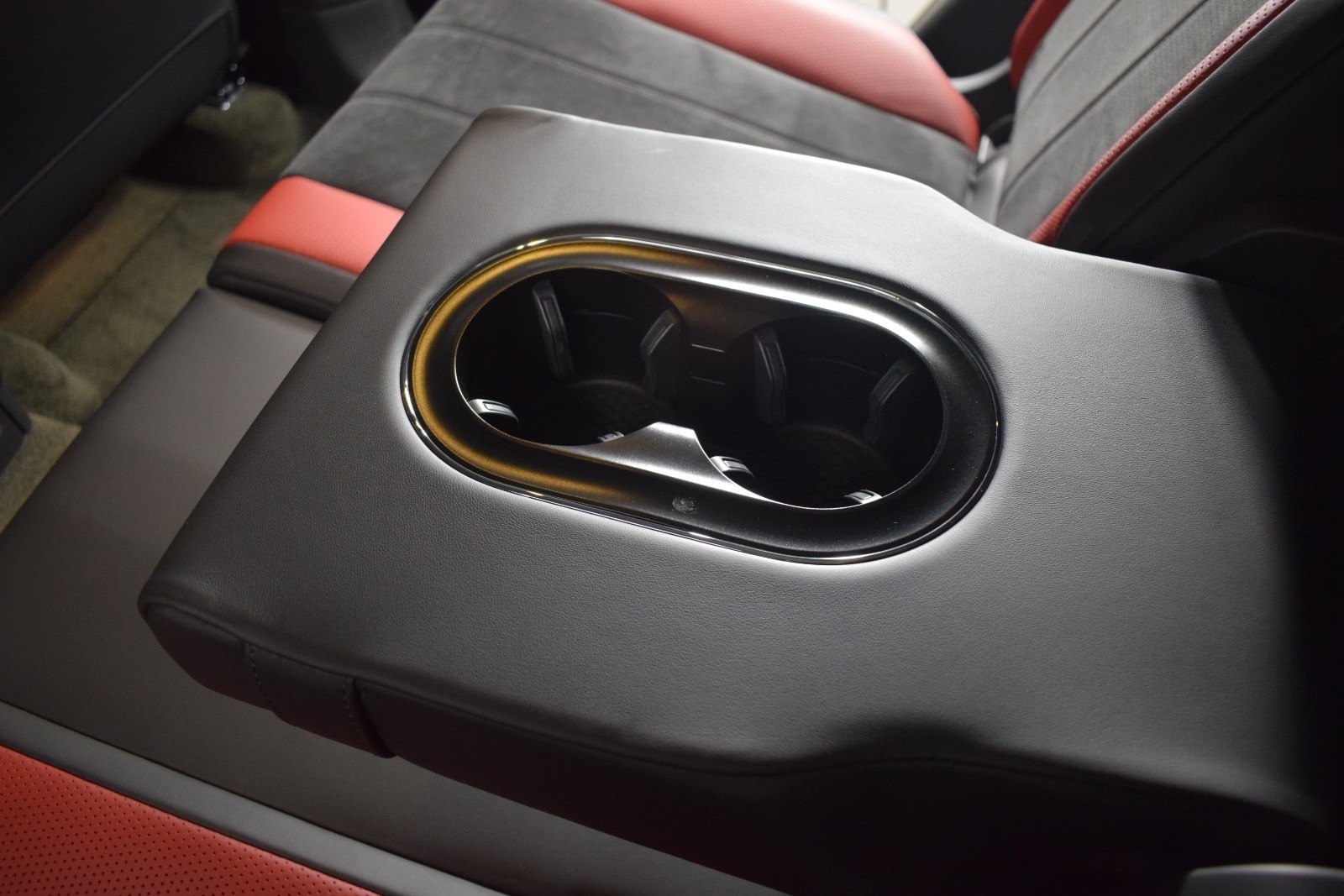 Thumbnail: 2022 Bentley Bentayga - 23