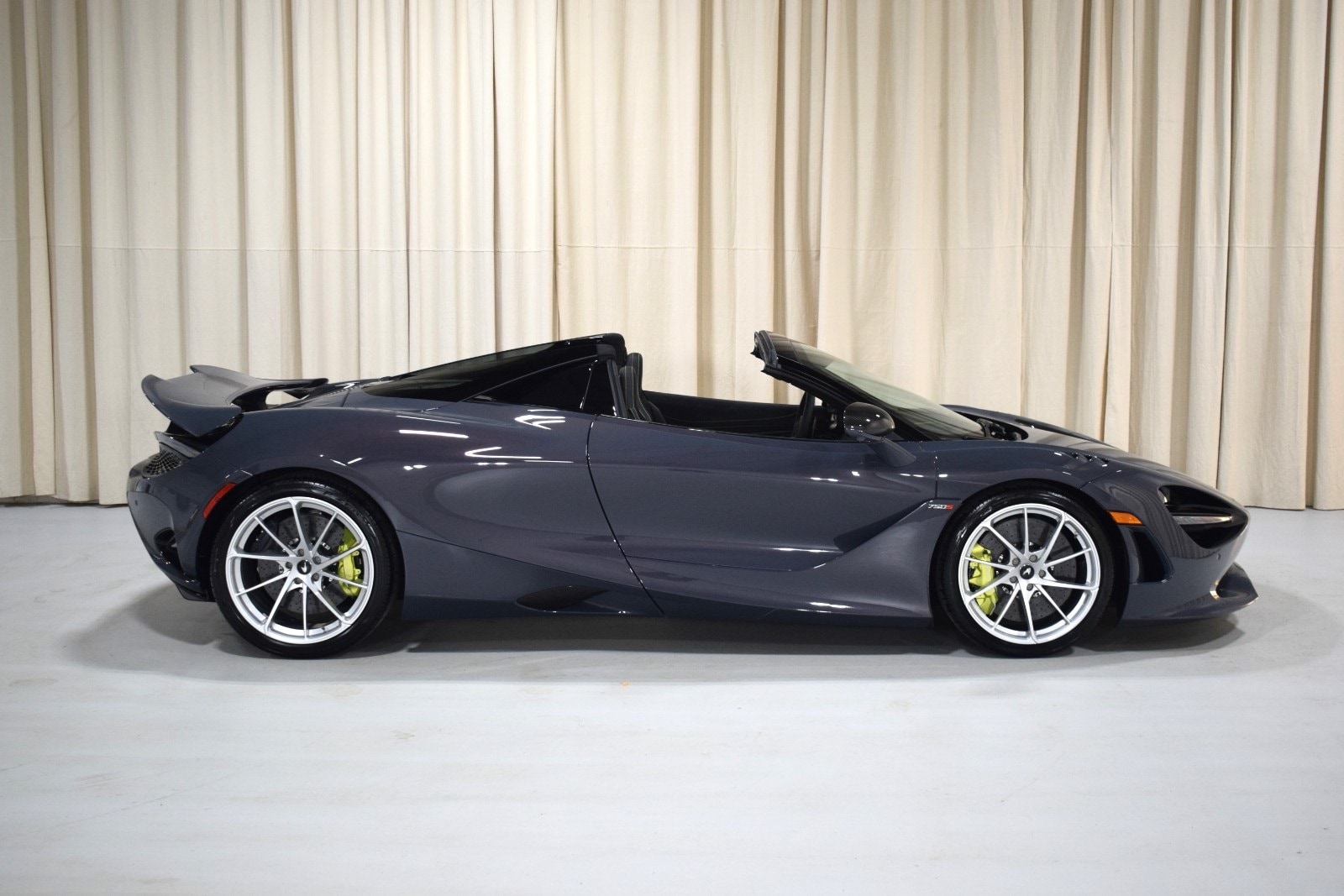 Thumbnail: 2025 Mclaren 750S - 16