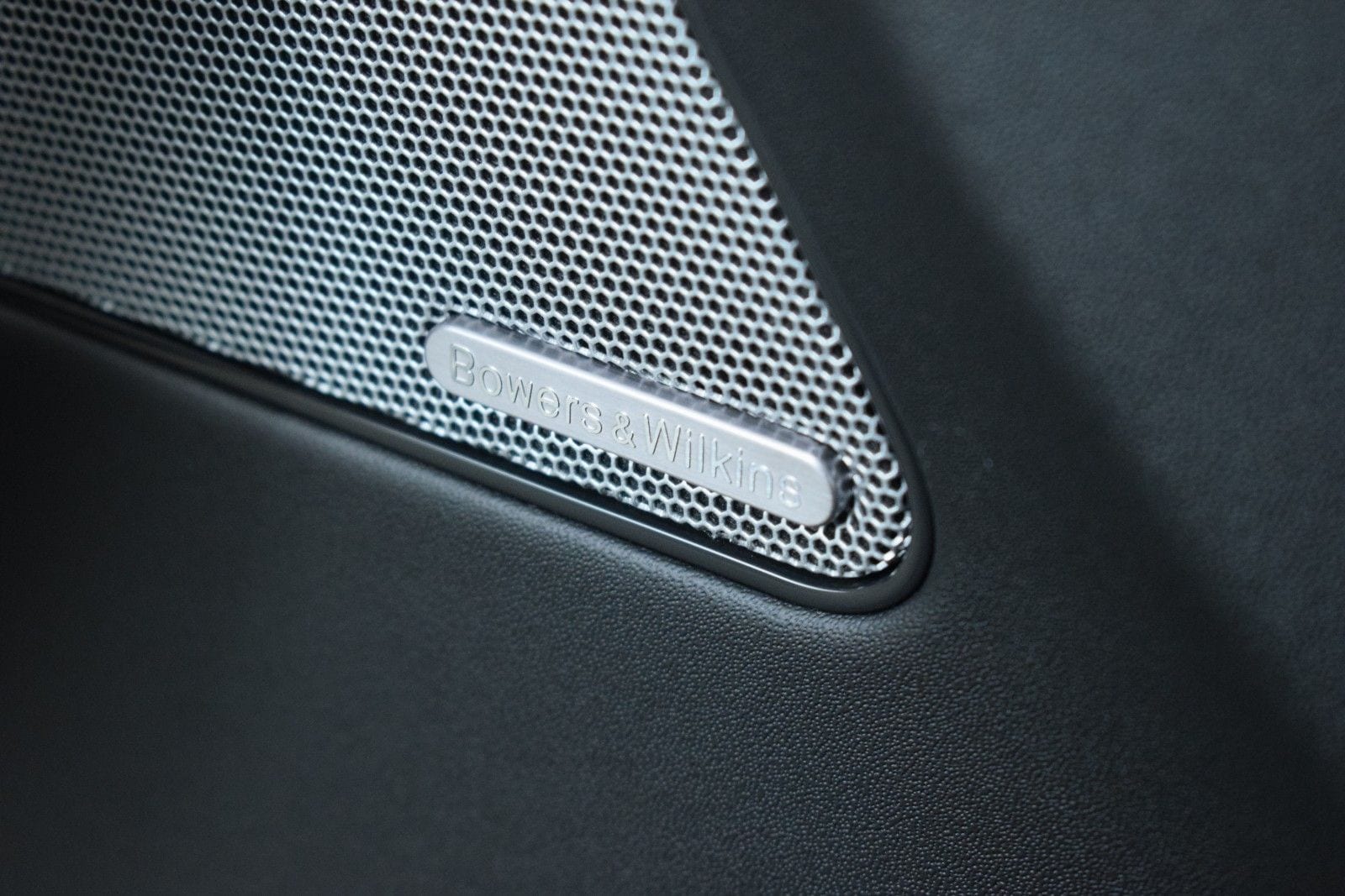 Thumbnail: 2022 Maserati Levante - 39