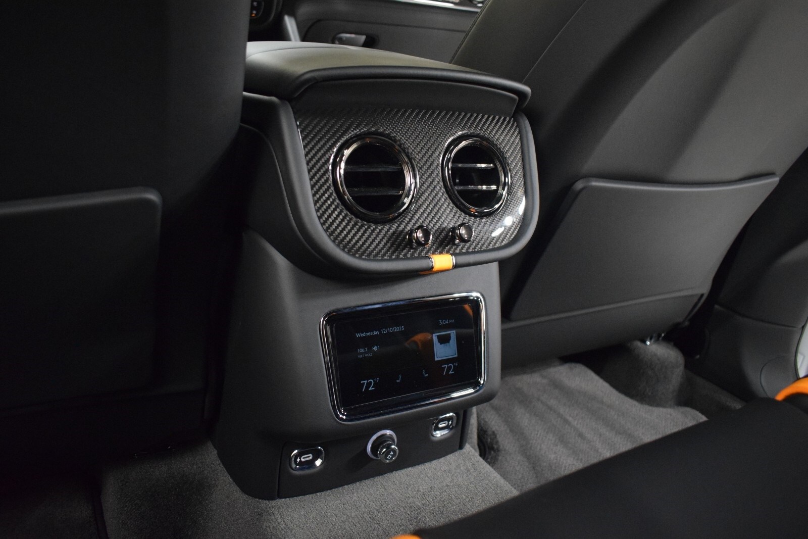 Thumbnail: 2026 Bentley Bentayga - 22