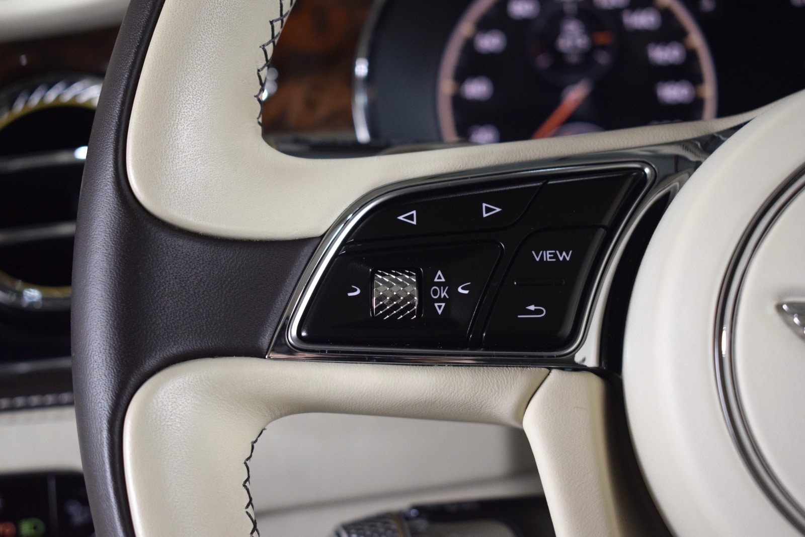Thumbnail: 2020 Bentley Flying Spur - 27