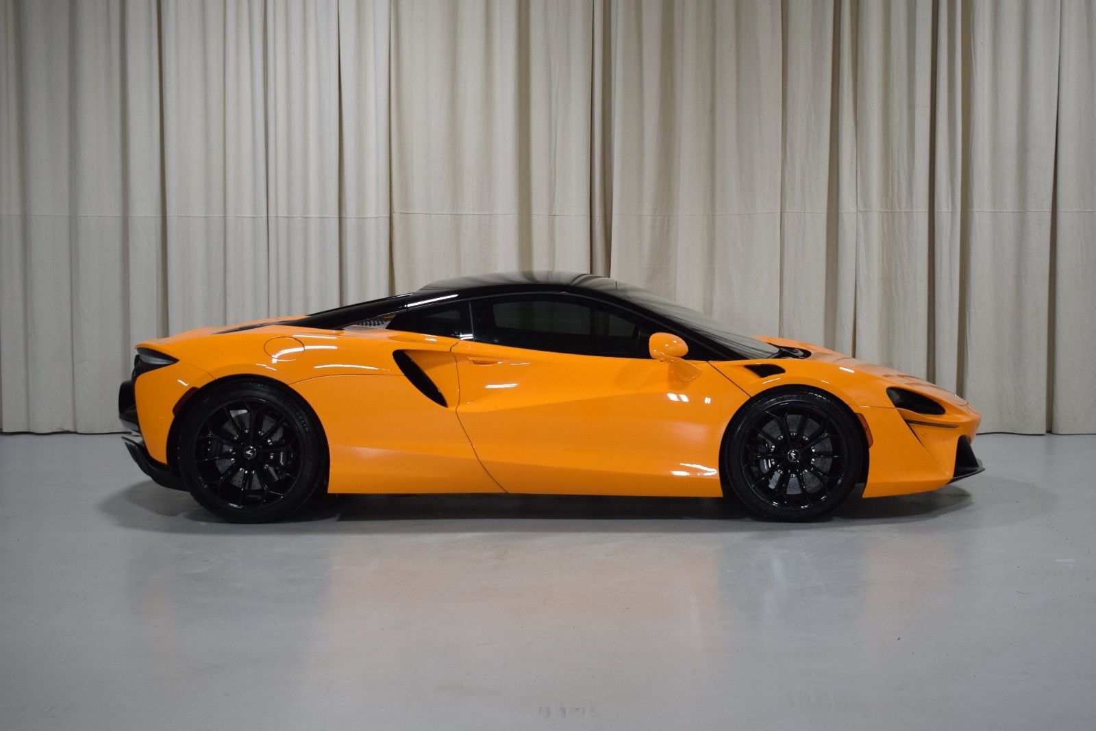 Thumbnail: 2024 Mclaren Artura - 13