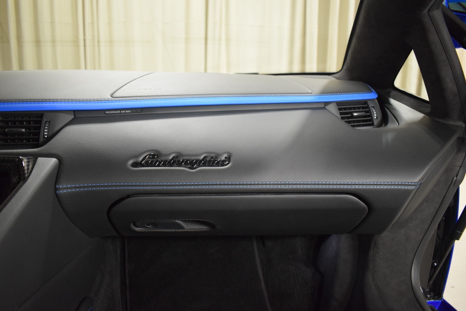 Thumbnail: 2019 Lamborghini Aventador - 22