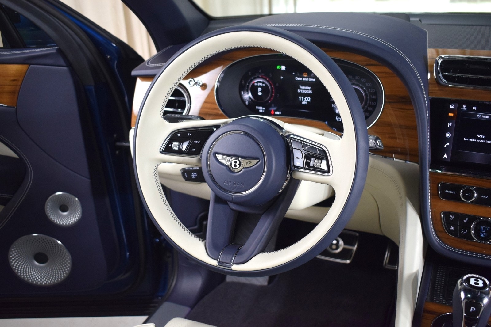 Thumbnail: 2024 Bentley Bentayga - 4