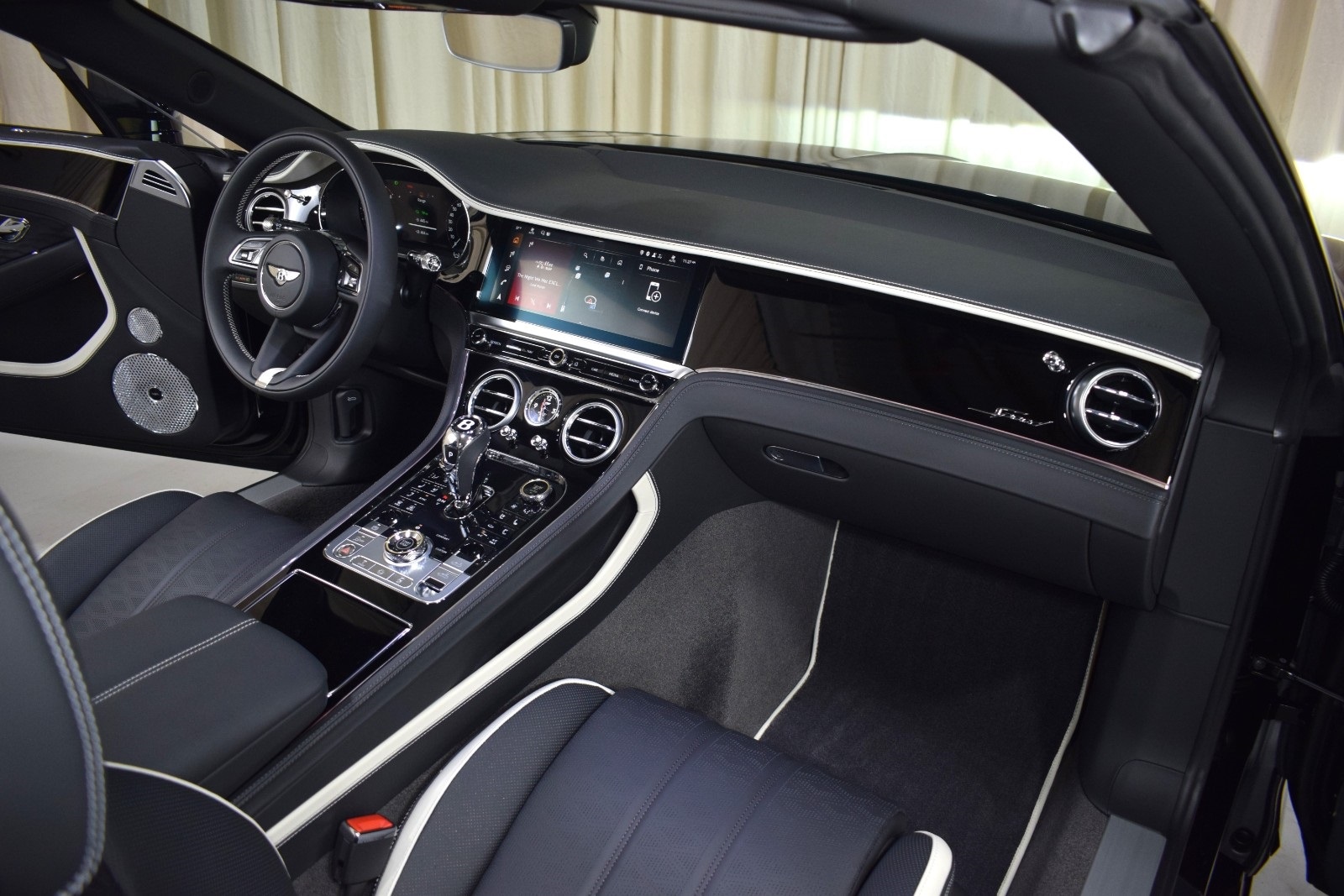 Thumbnail: 2025 Bentley Continental - 25