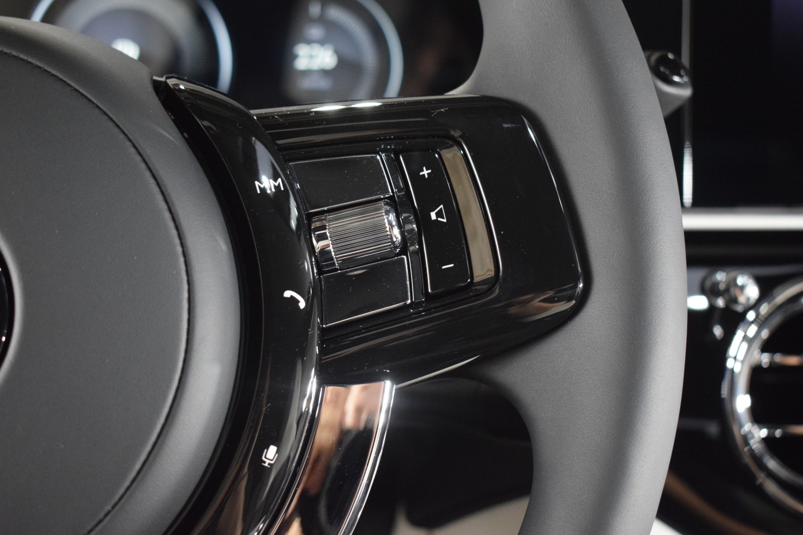 Thumbnail: 2024 Rolls-Royce Spectre - 28