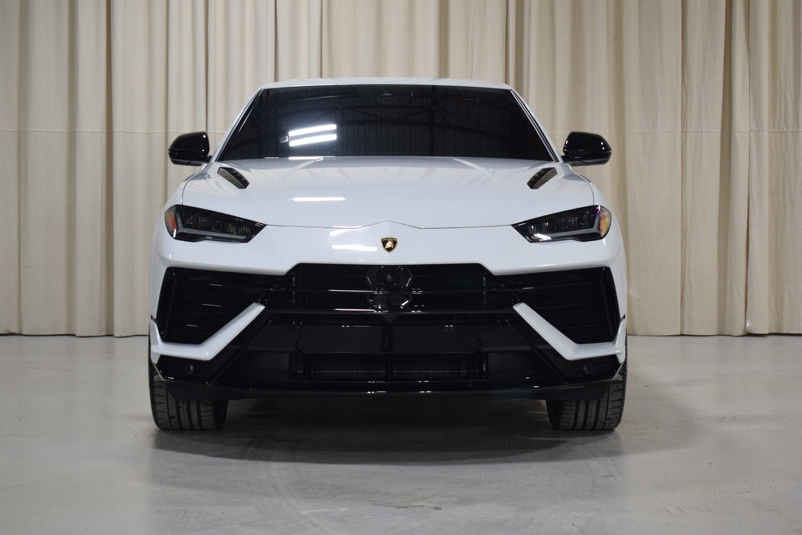 Thumbnail: 2024 Lamborghini Urus - 9