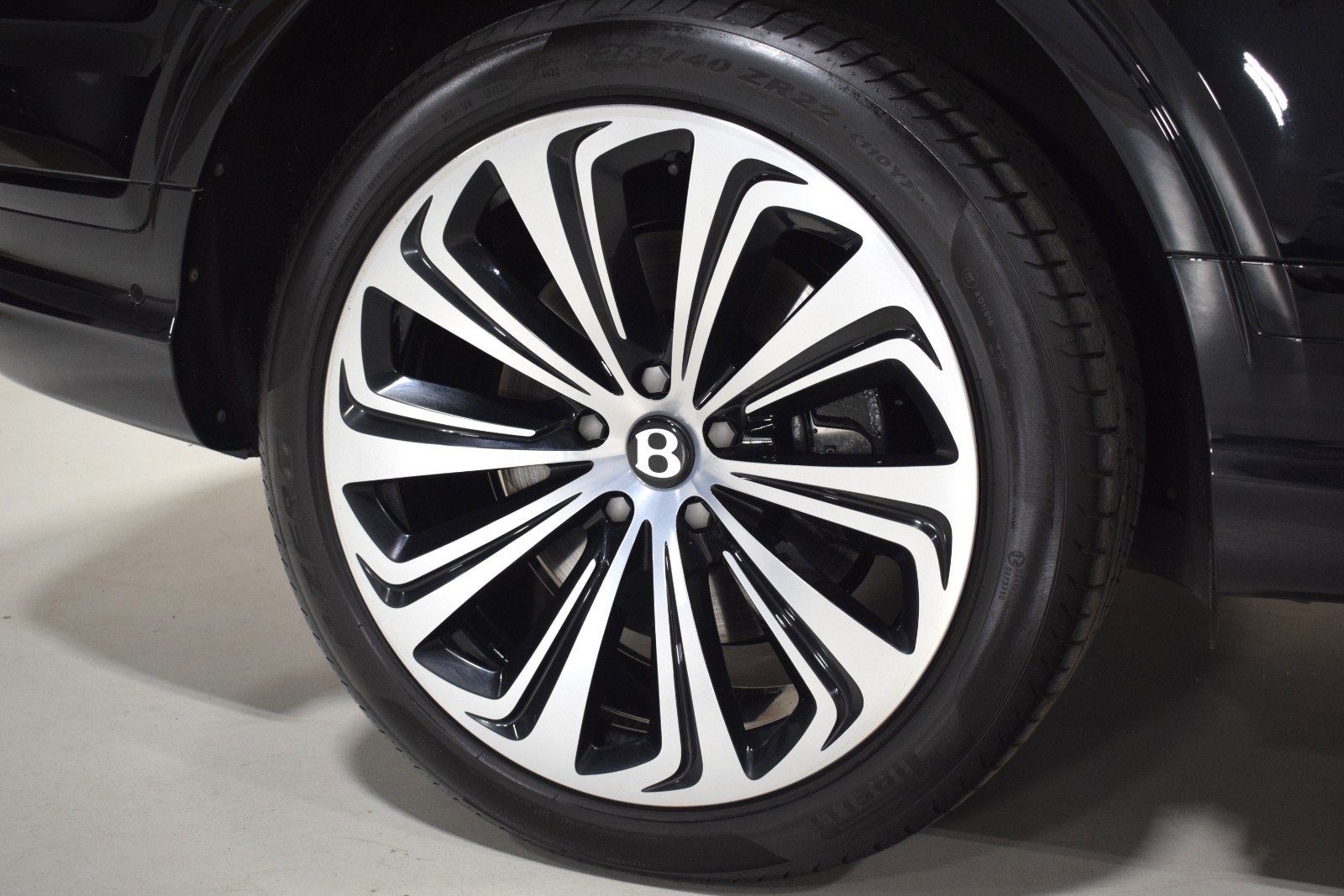 Thumbnail: 2023 Bentley Bentayga - 6