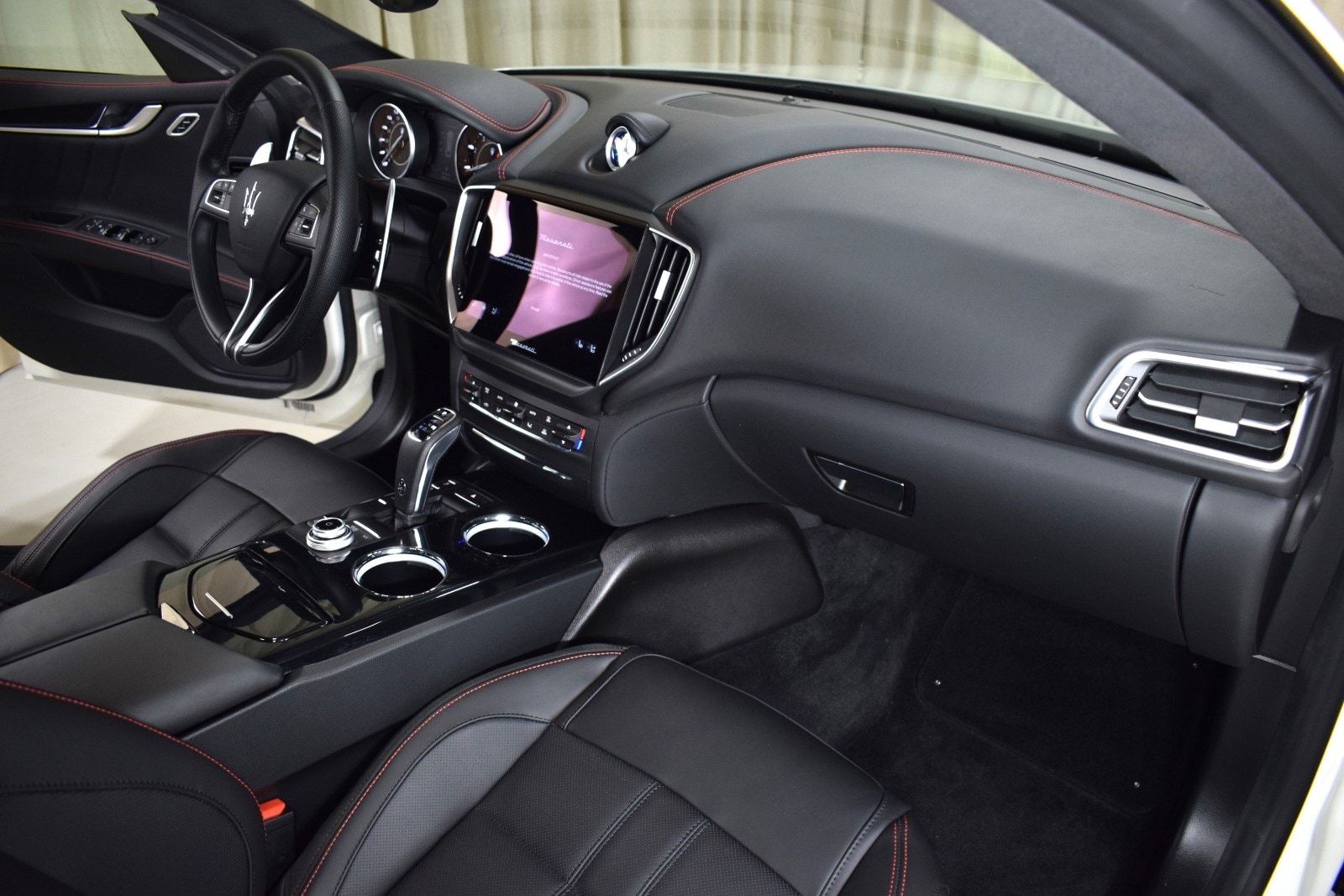 Thumbnail: 2024 Maserati Ghibli - 25