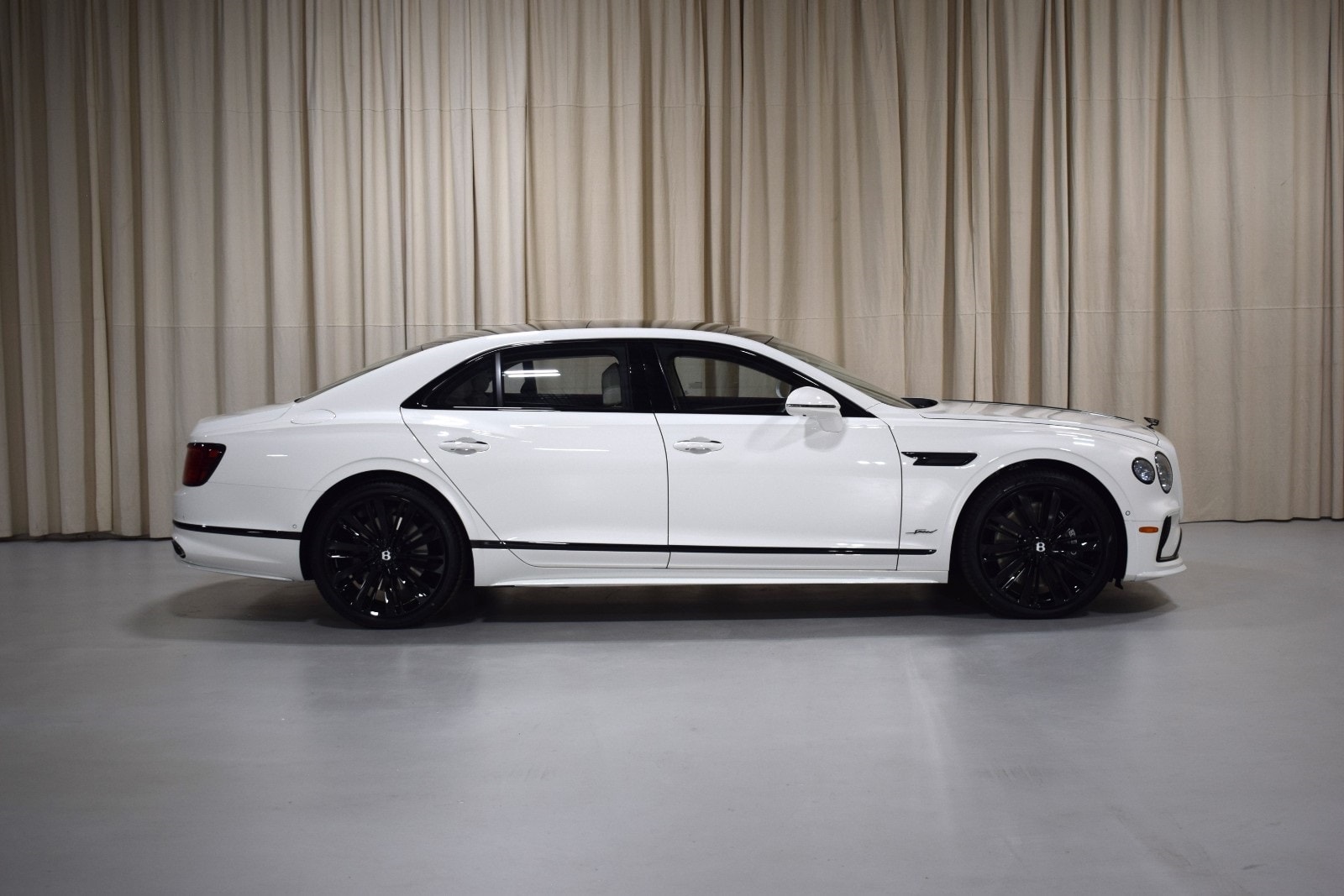 Thumbnail: 2025 Bentley Flying Spur - 5