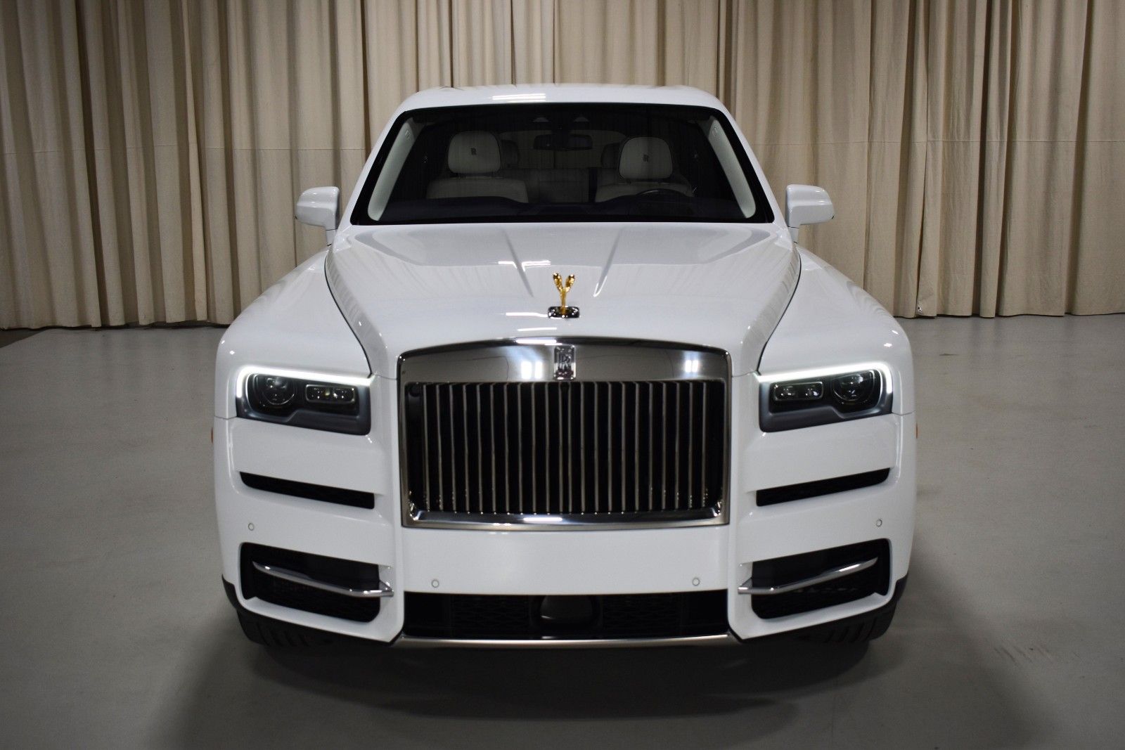 Thumbnail: 2024 Rolls-Royce Cullinan - 6